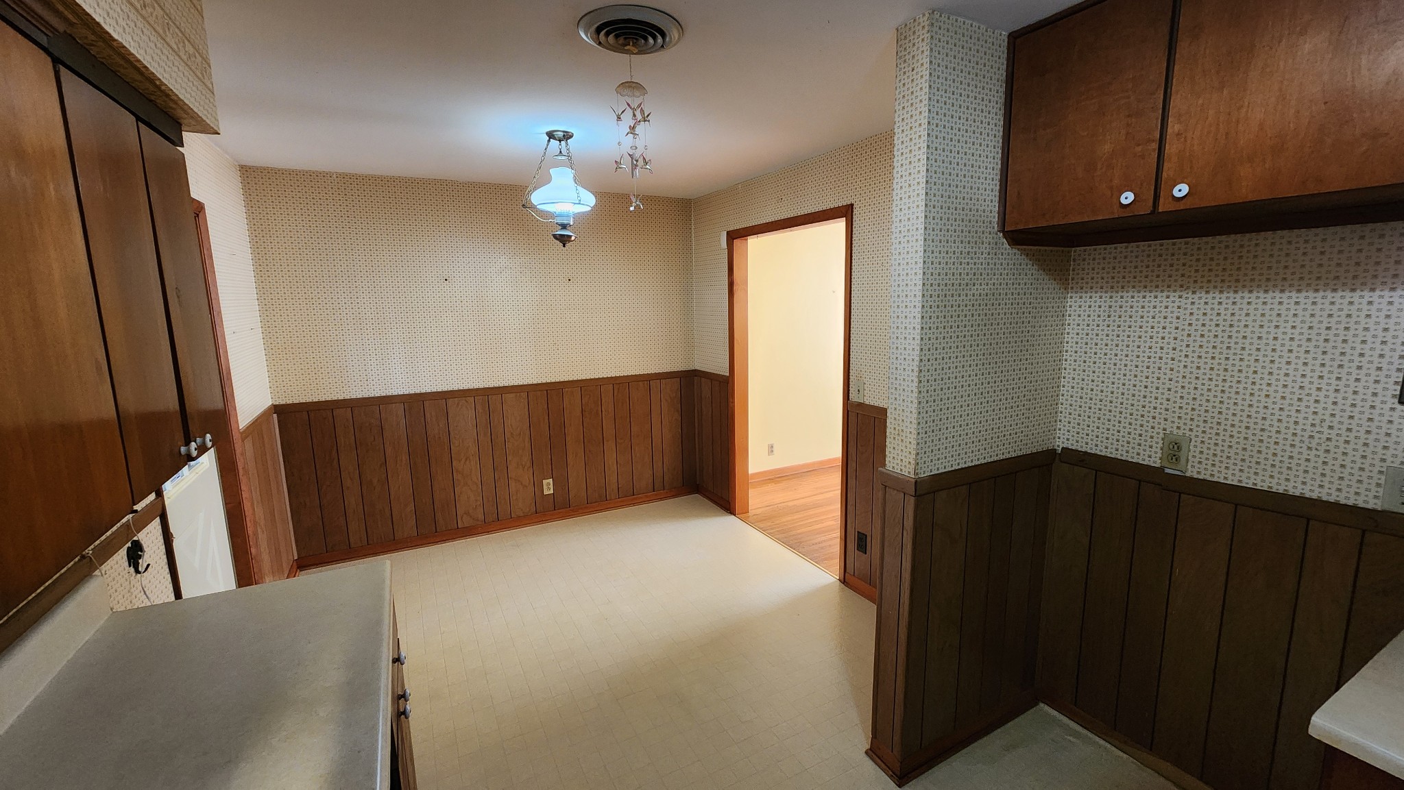 608 May Dr Property Photo 33