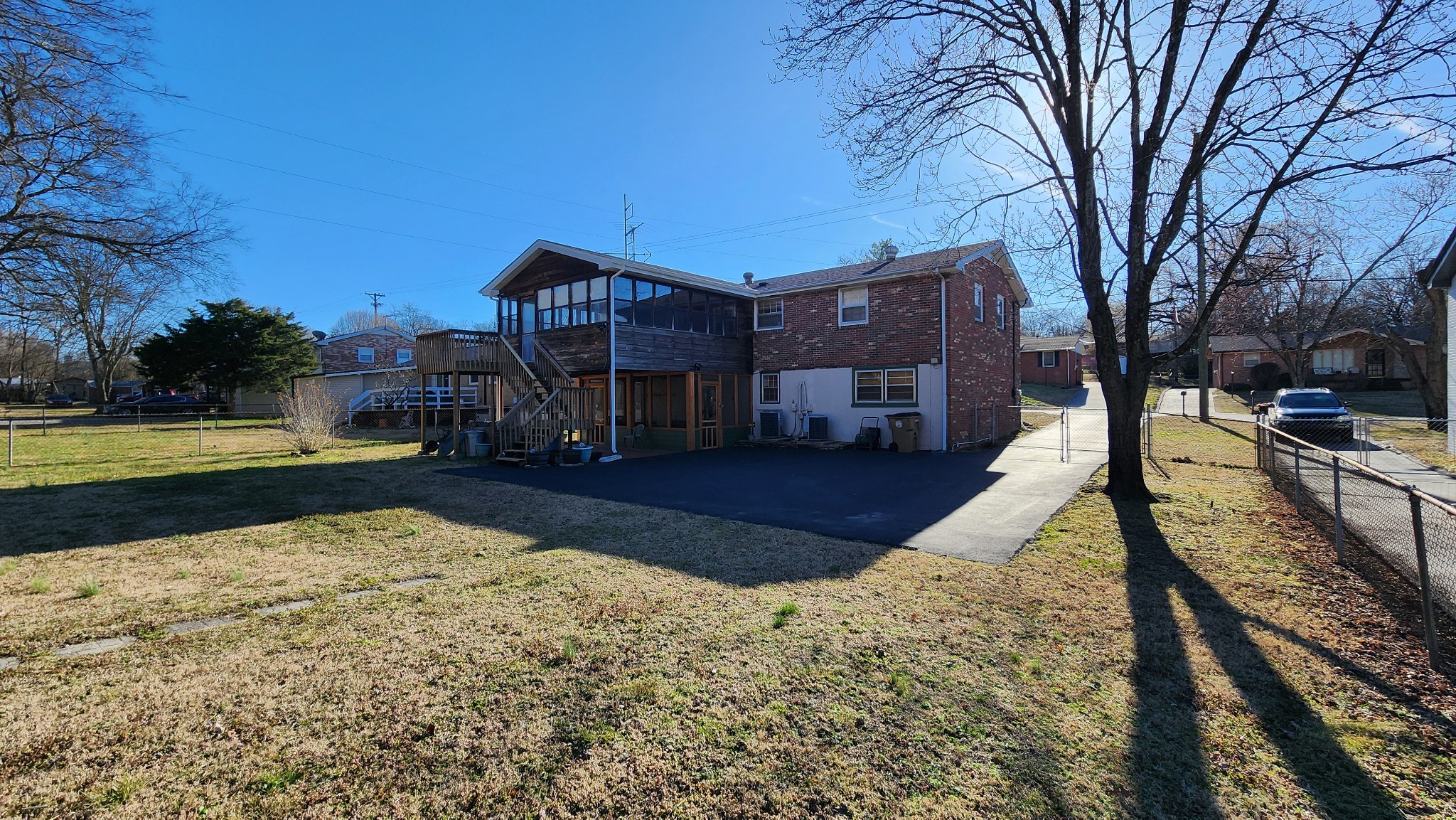 608 May Dr Property Photo 43