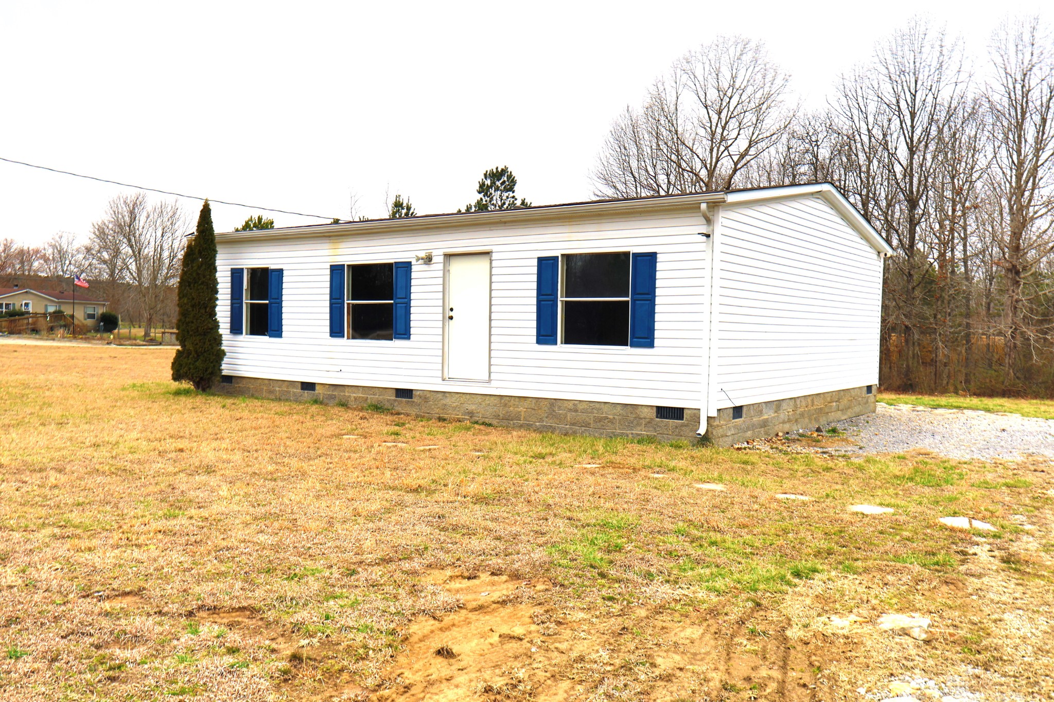 196 Pioneer Rd Property Photo