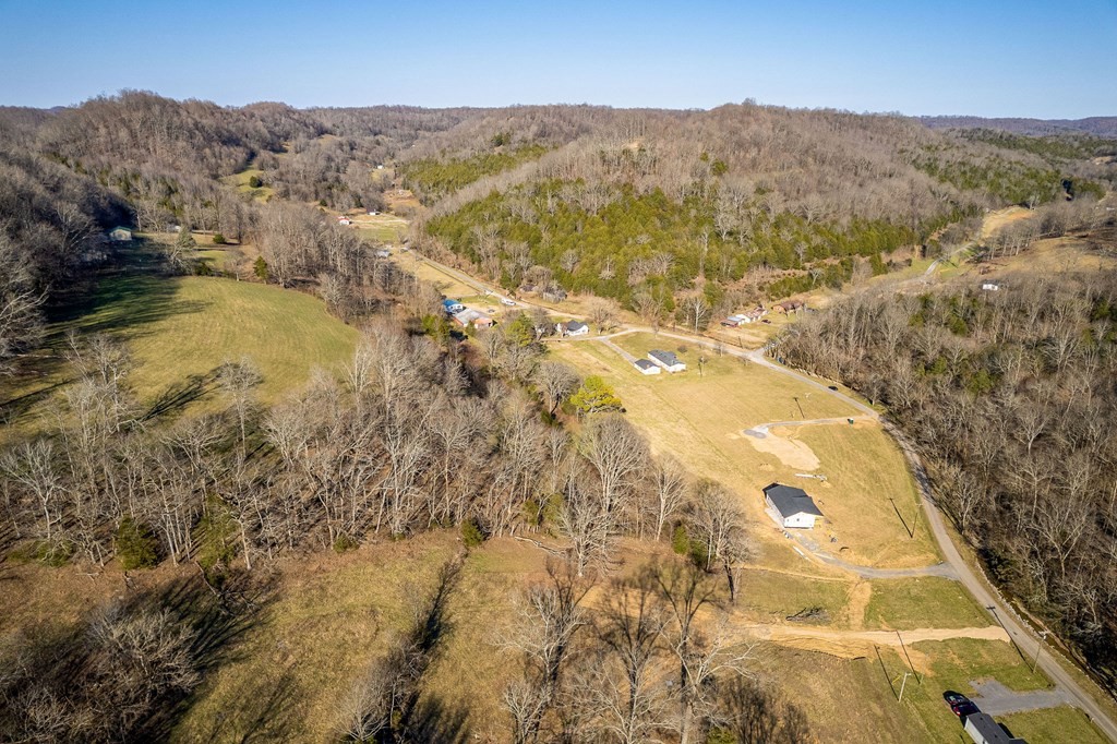 61 Kemp Hollow Rd Property Photo 4