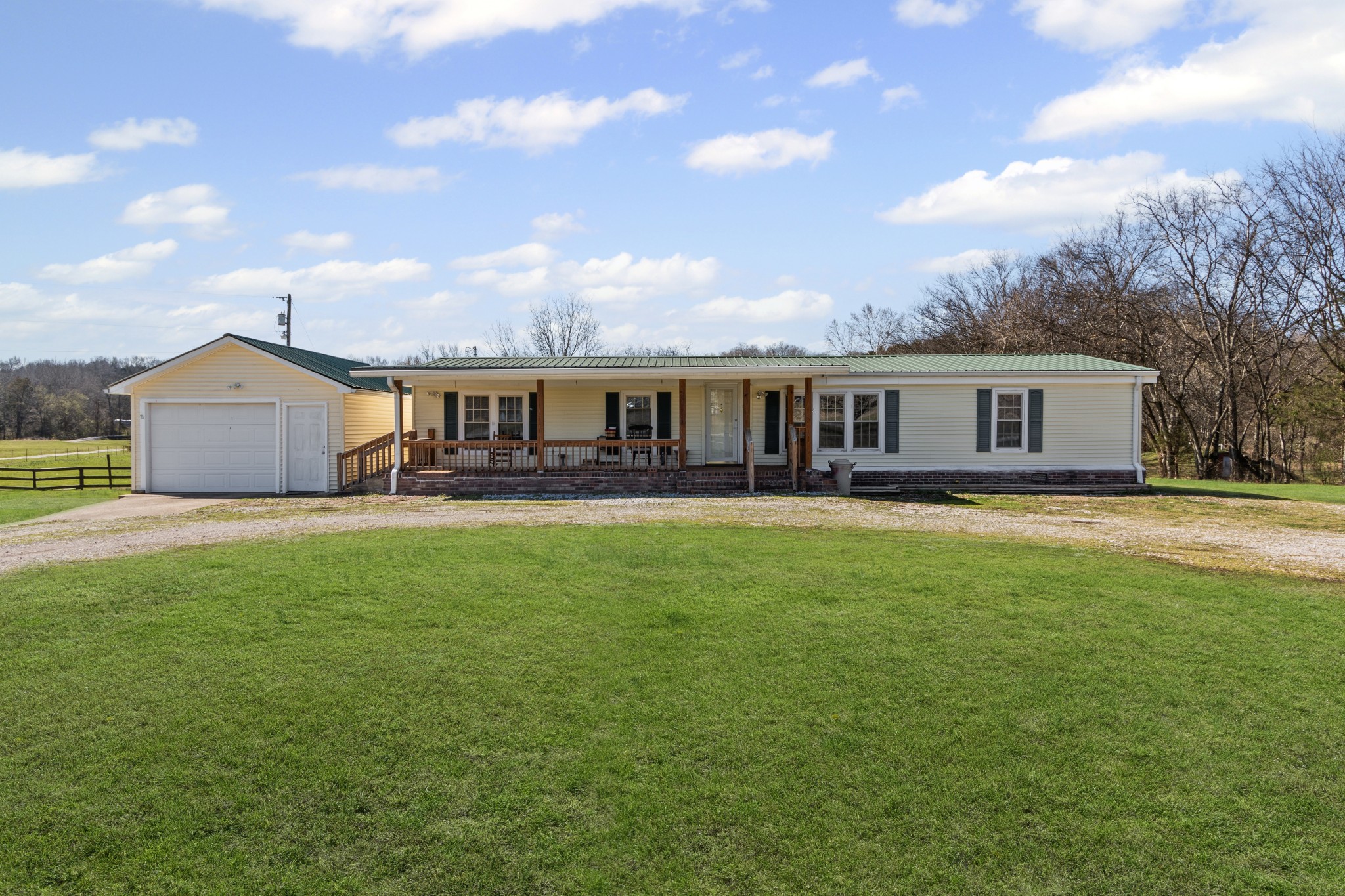2190 New Lewisburg Hwy Property Photo 1