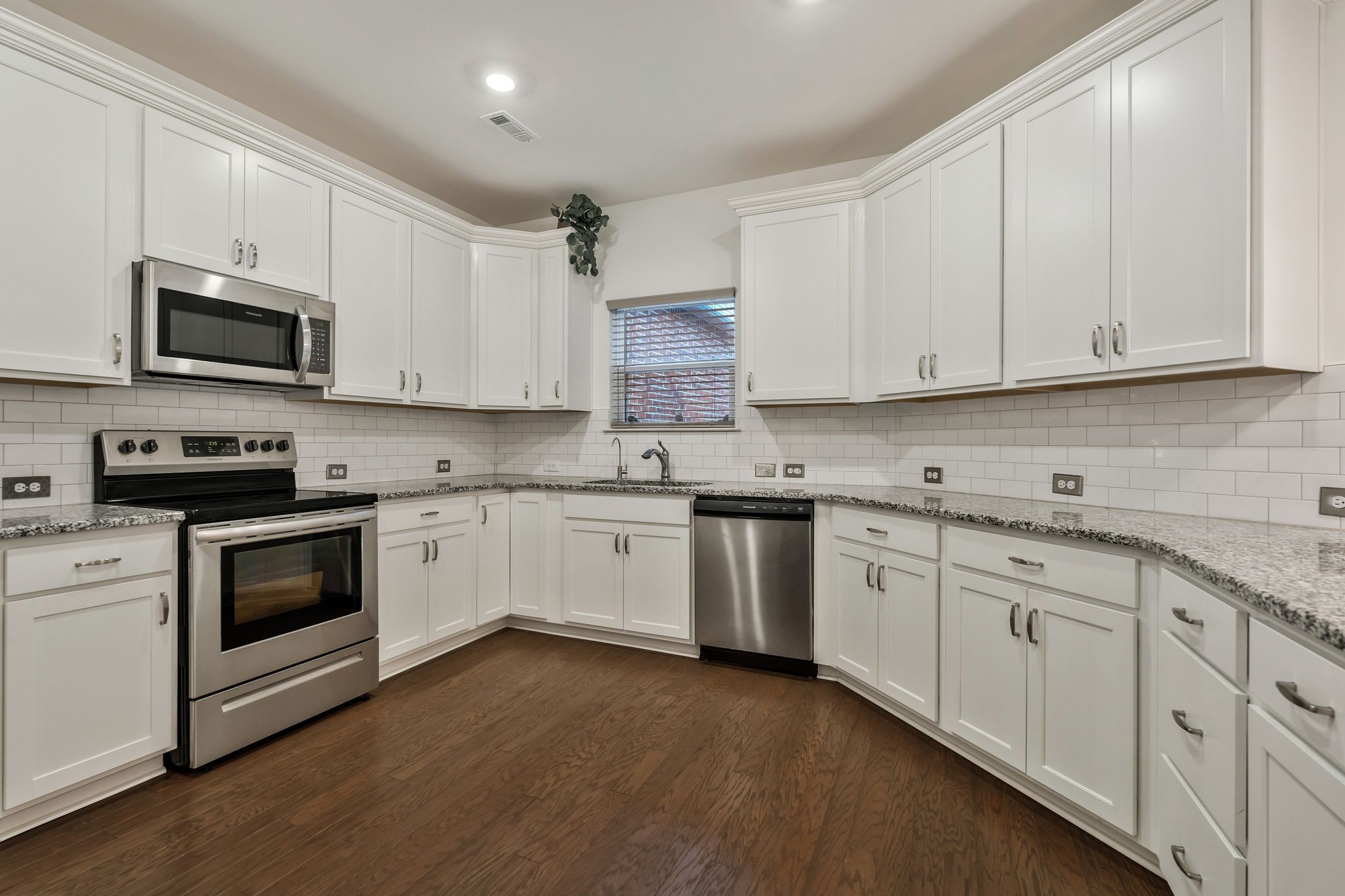 2326 Laurelstone Dr Property Photo 20