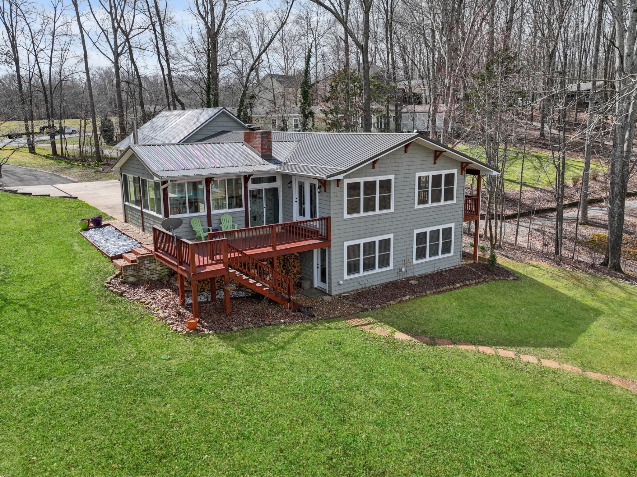 751 Lakeview St Property Photo