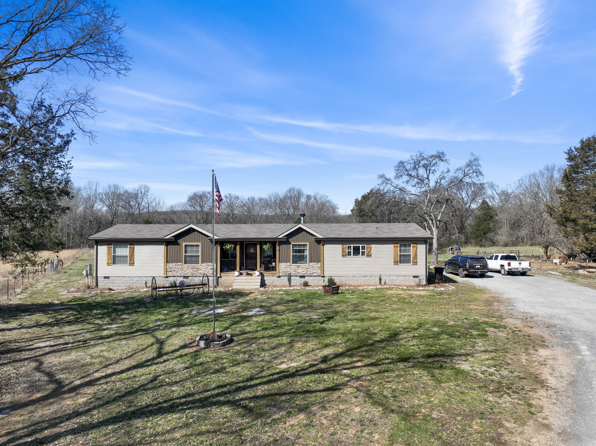 670 Mcelroy Rd Property Photo 2