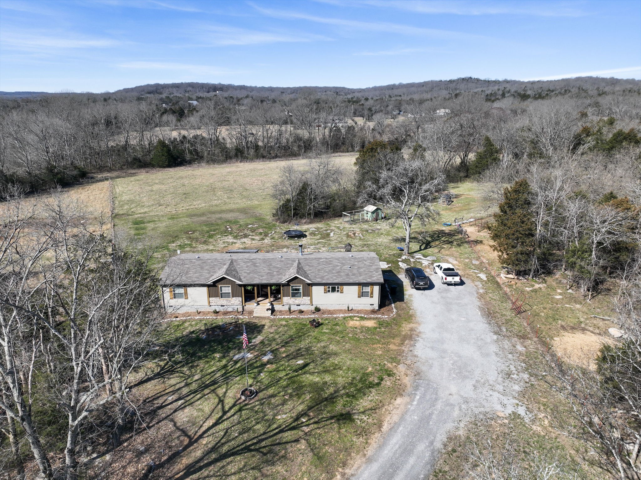 670 Mcelroy Rd Property Photo 3