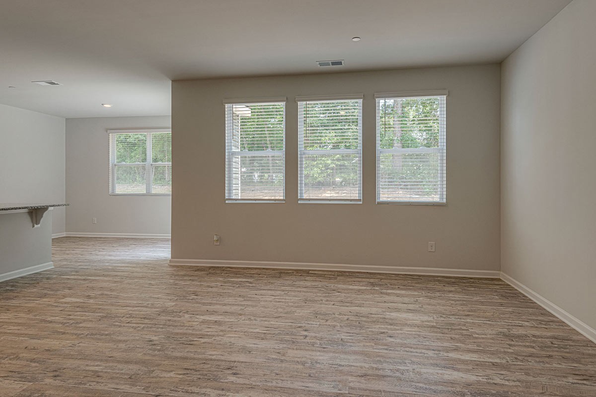 909 Brooklyn Crossing Road Property Photo 5