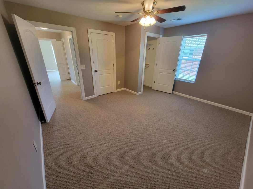 19 S Oak St Property Photo 7