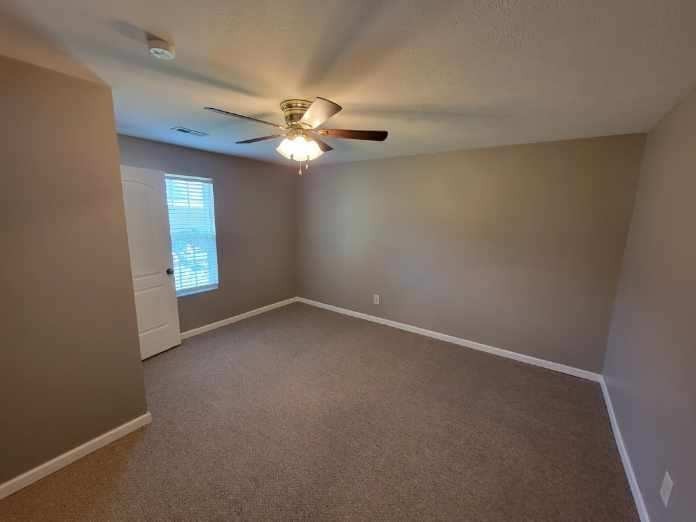 19 S Oak St Property Photo 9