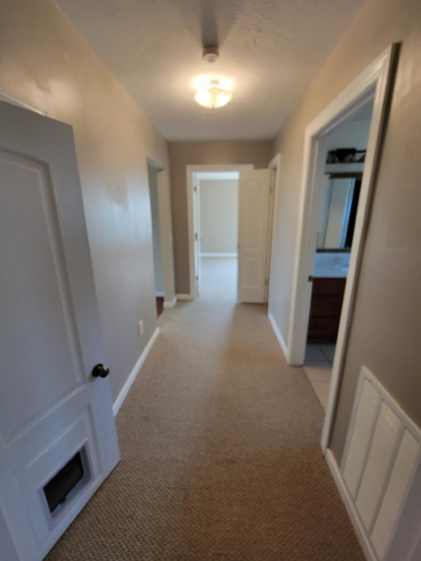19 S Oak St Property Photo 13