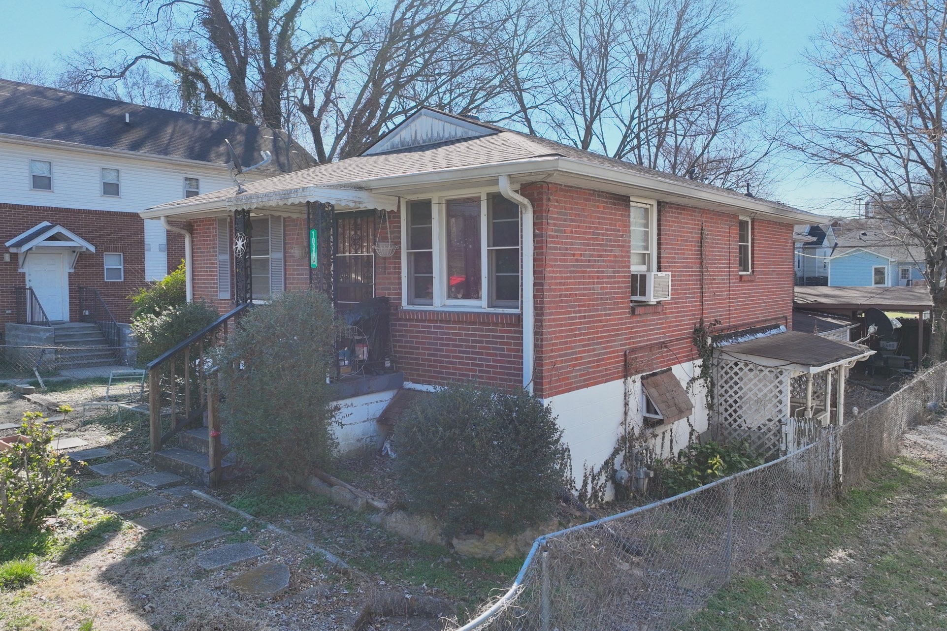 1036 Seymour Ave Property Photo 4