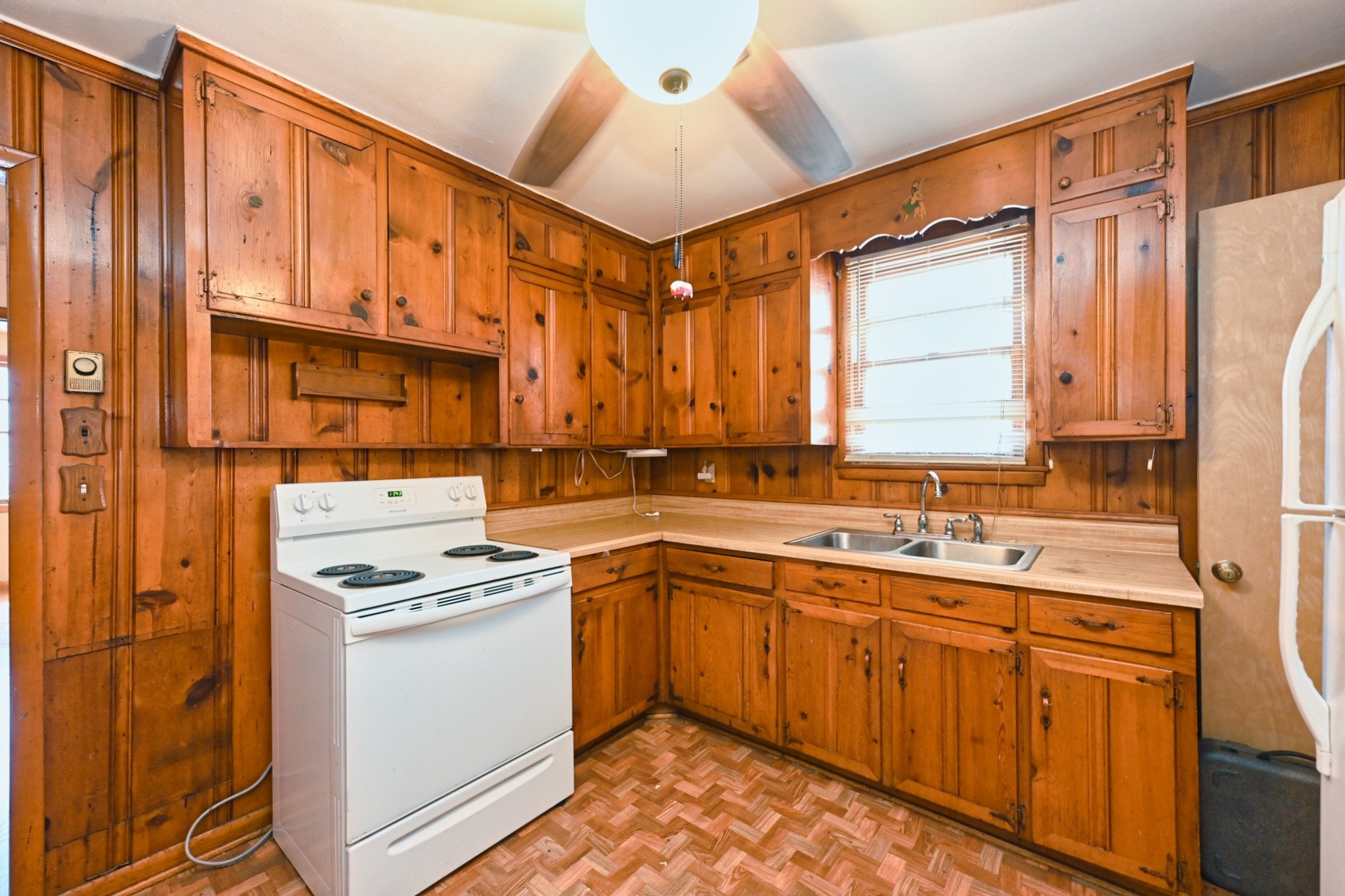 1036 Seymour Ave Property Photo 12