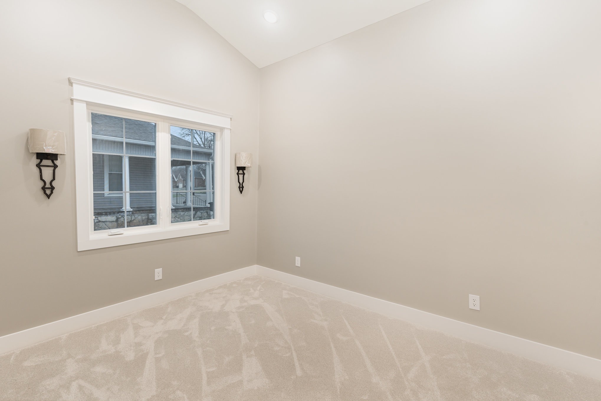 807 N Maple St Property Photo 11