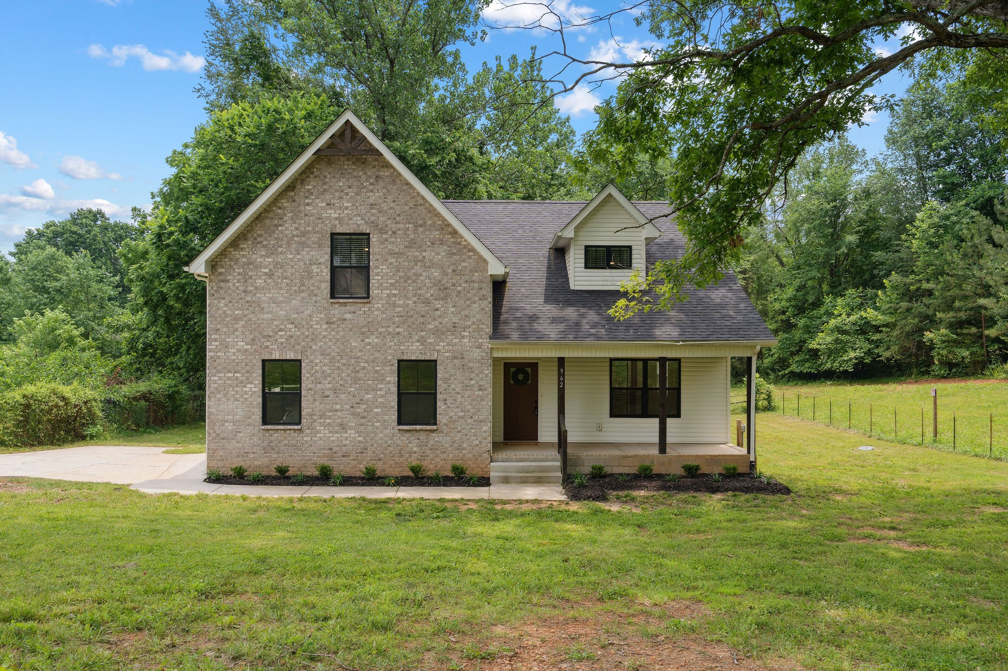962 Belmont Rd Property Photo 1