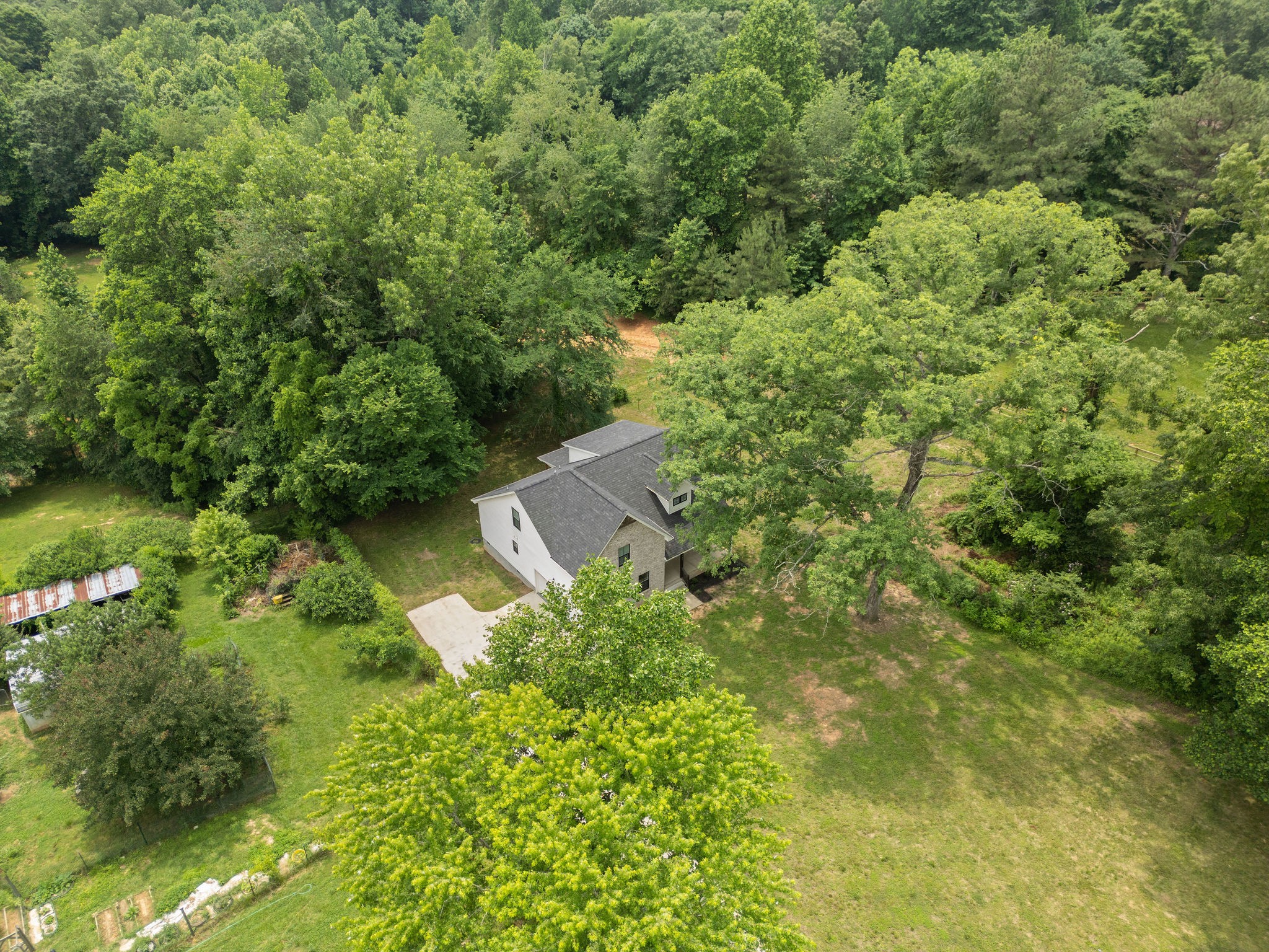 962 Belmont Rd Property Photo 5