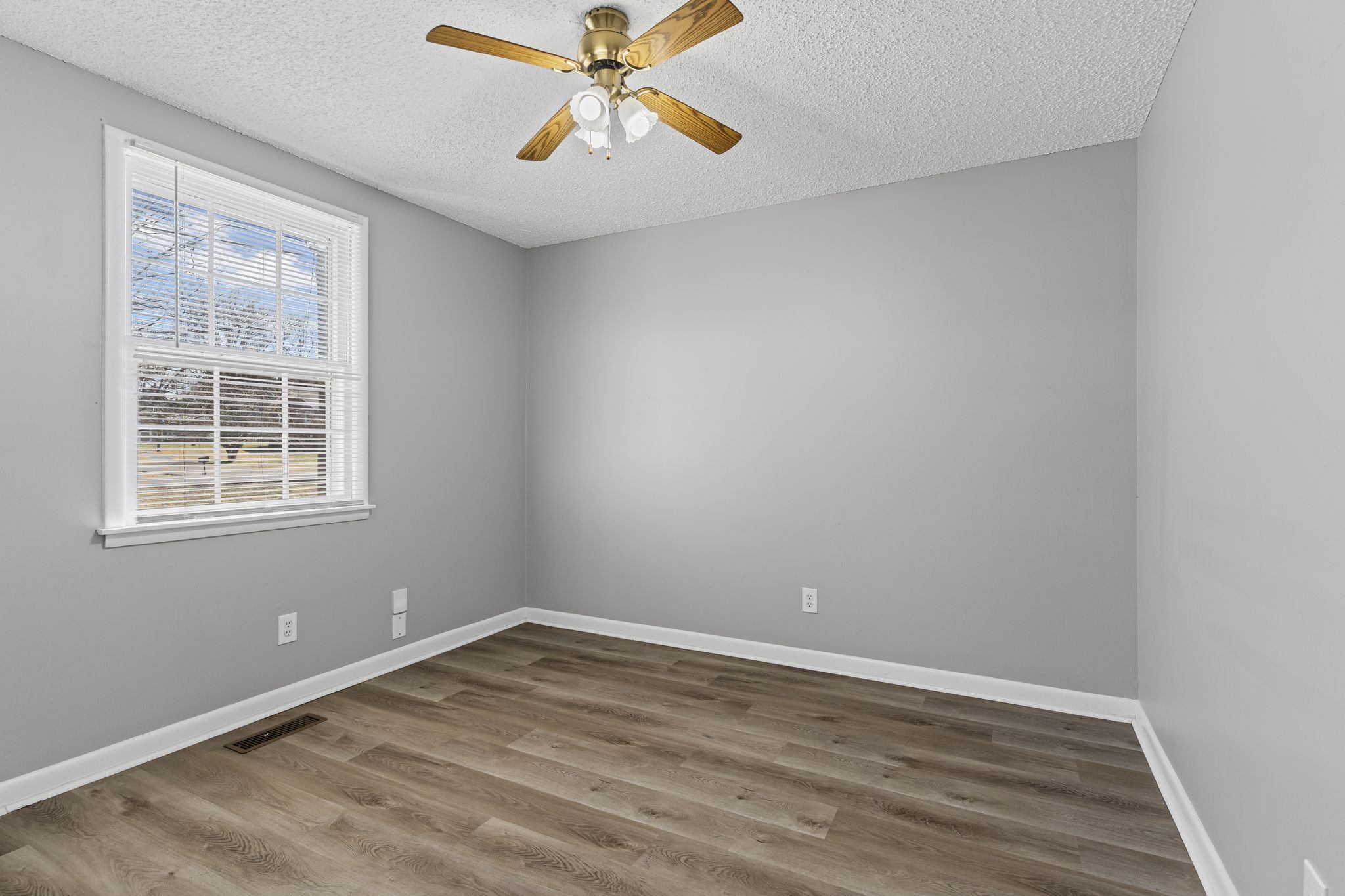 524 Bragg Ave Property Photo 18