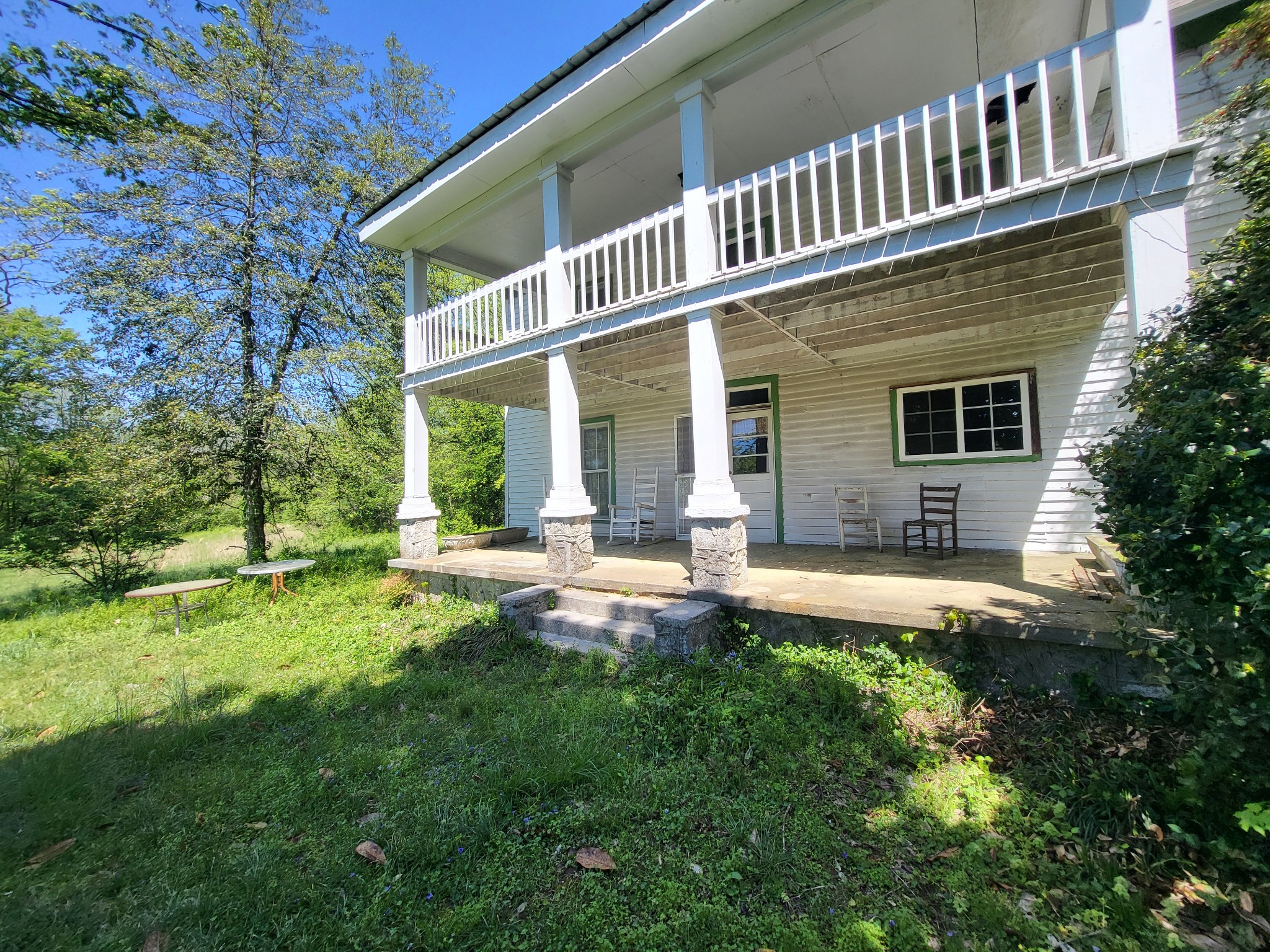 2419 Maple St Property Photo 3
