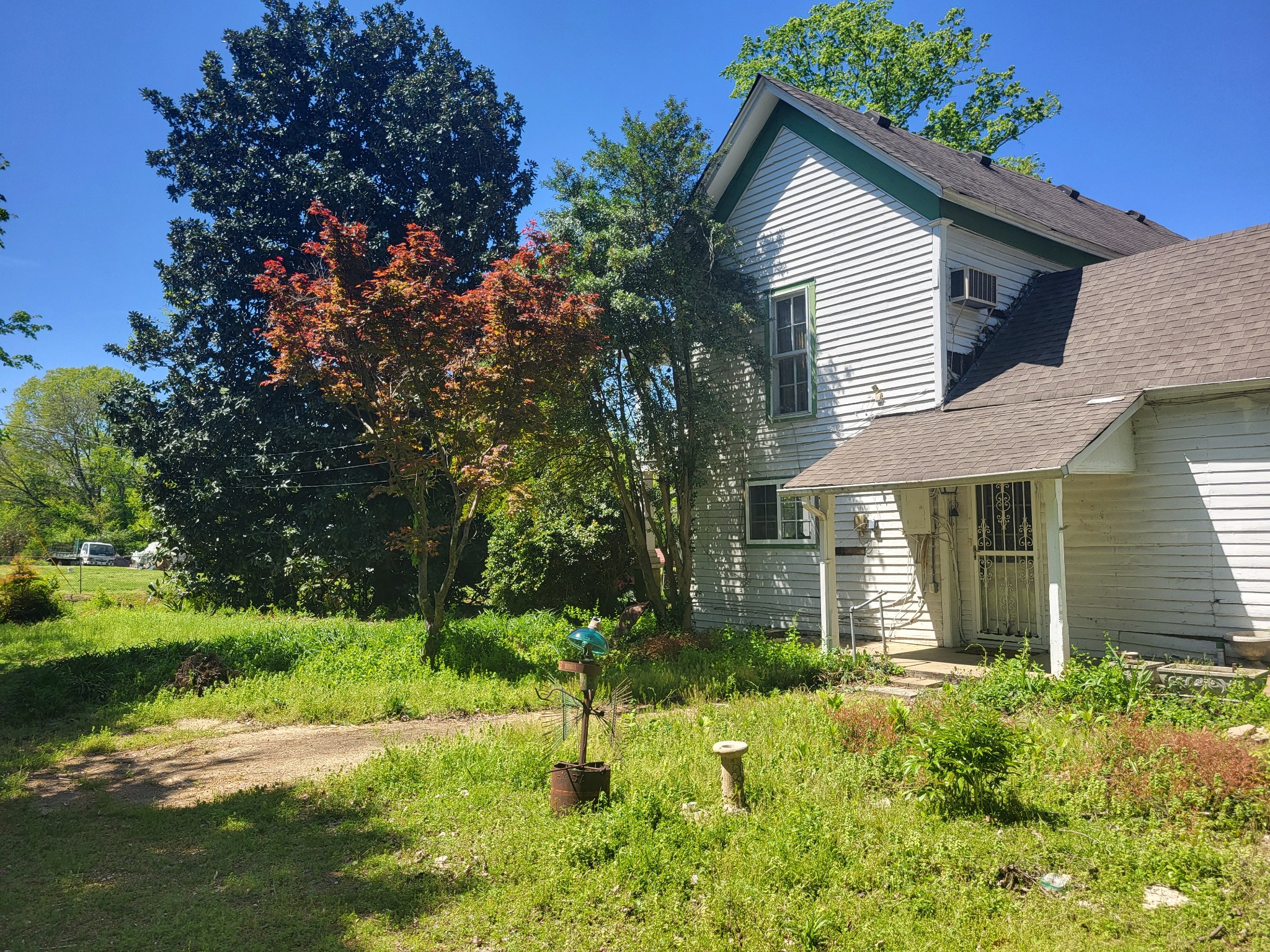 2419 Maple St Property Photo 10