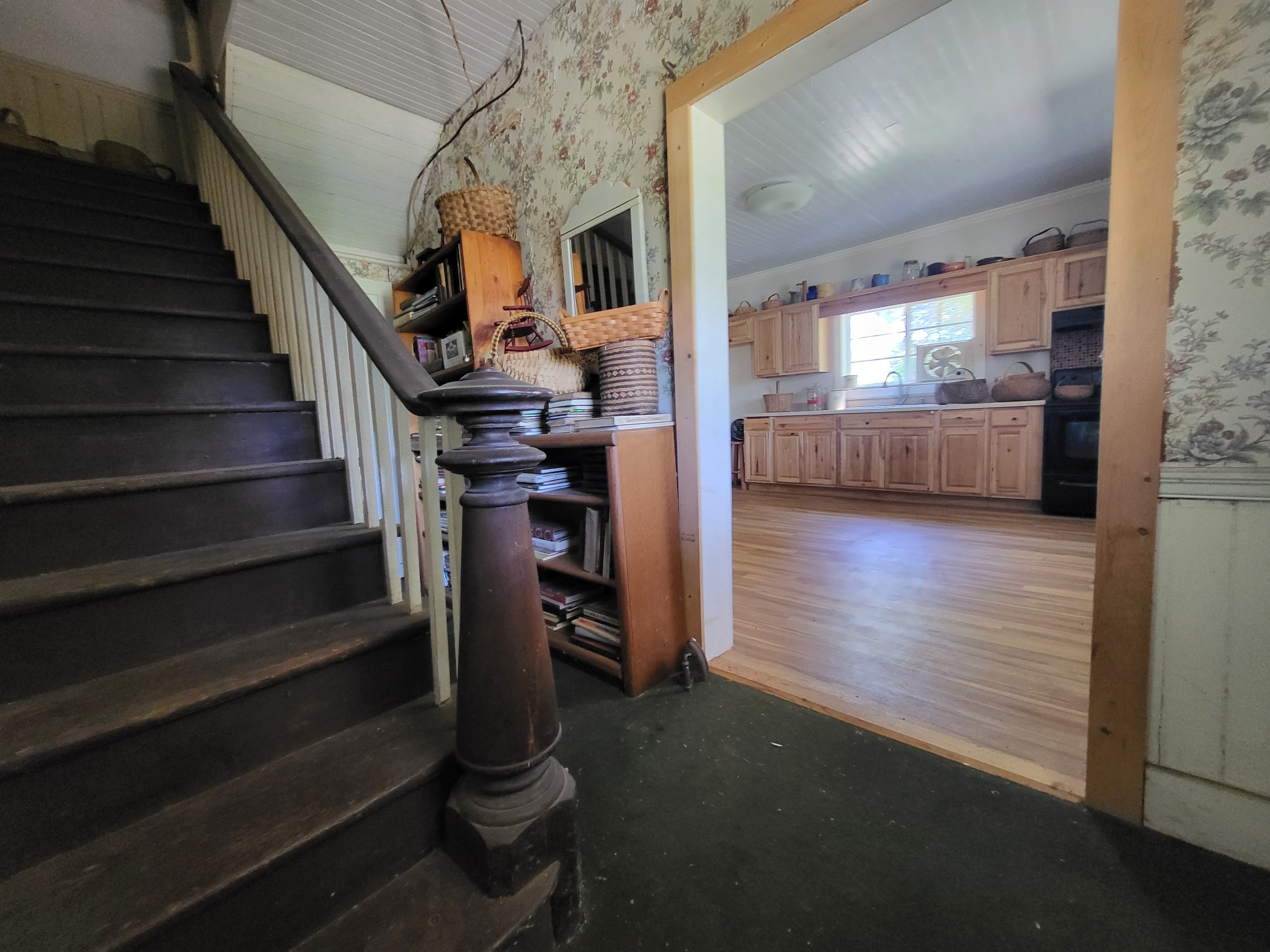 2419 Maple St Property Photo 13