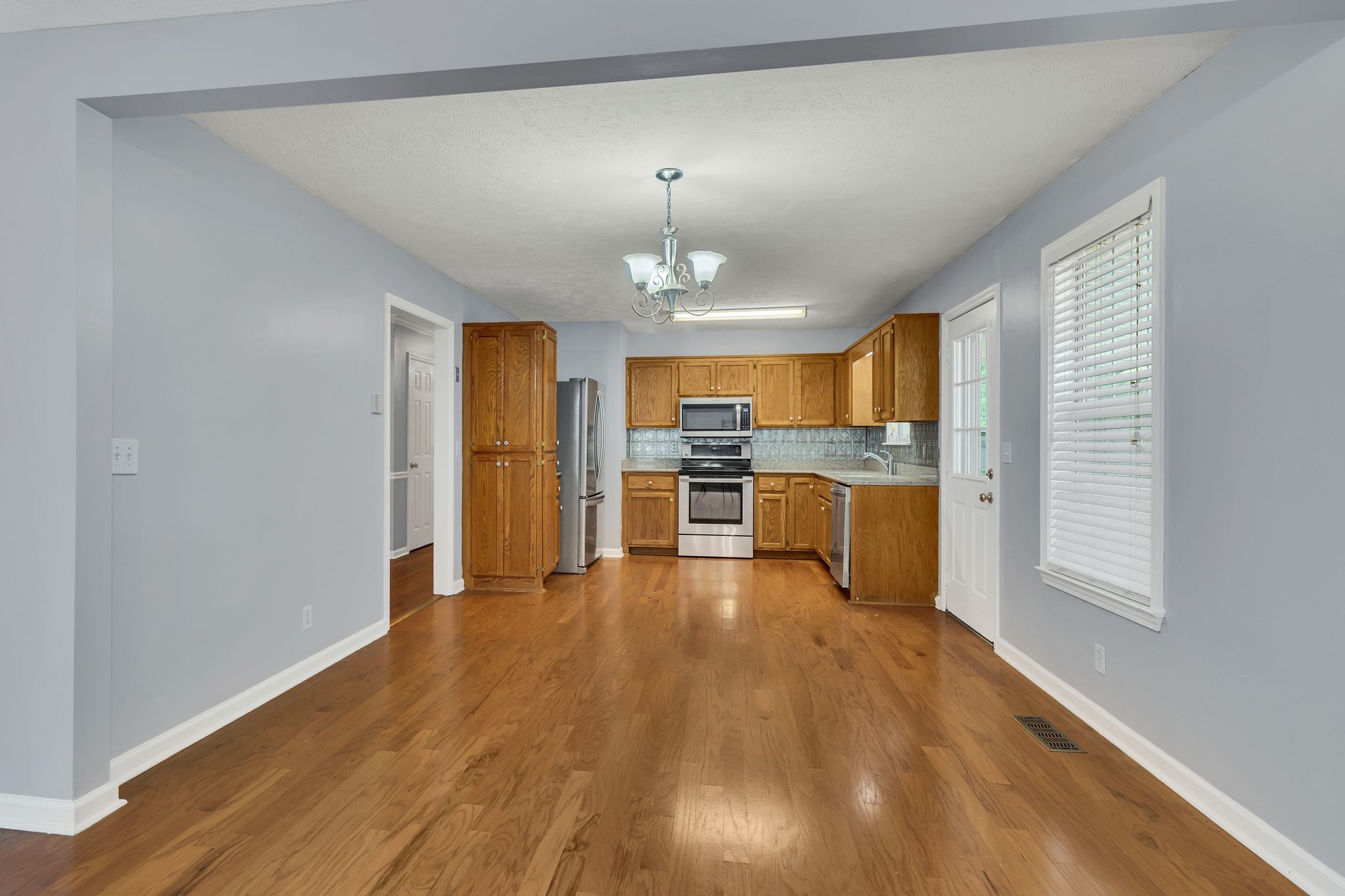 2536 Crescent Meadows Ct Property Photo 3