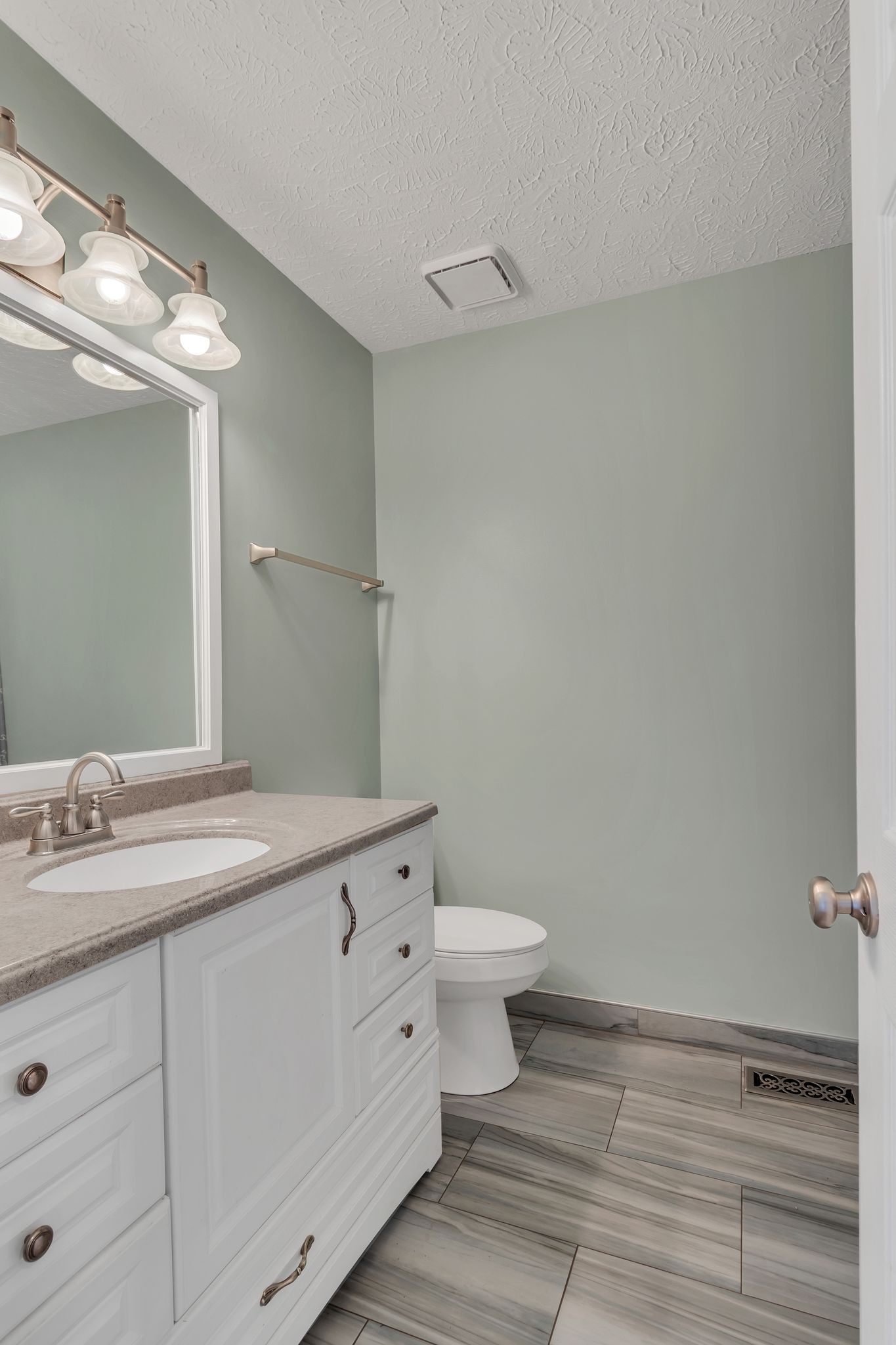2536 Crescent Meadows Ct Property Photo 16