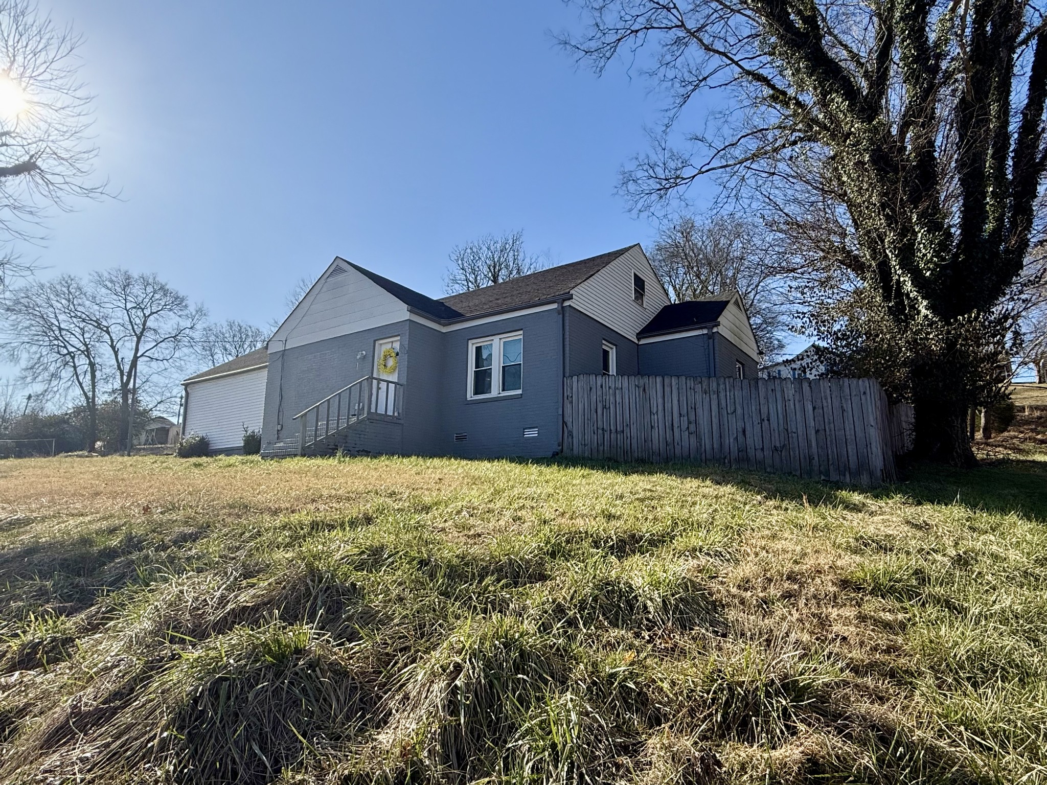 106 Read Ave Property Photo 3