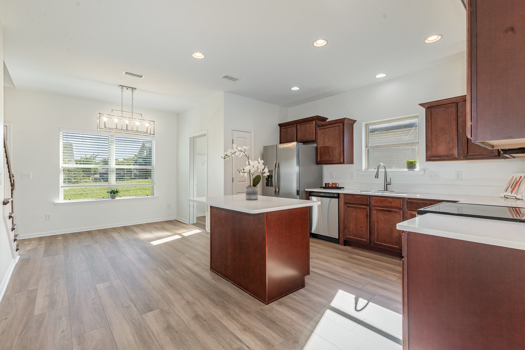 1087 Achiever Cir Property Photo 11
