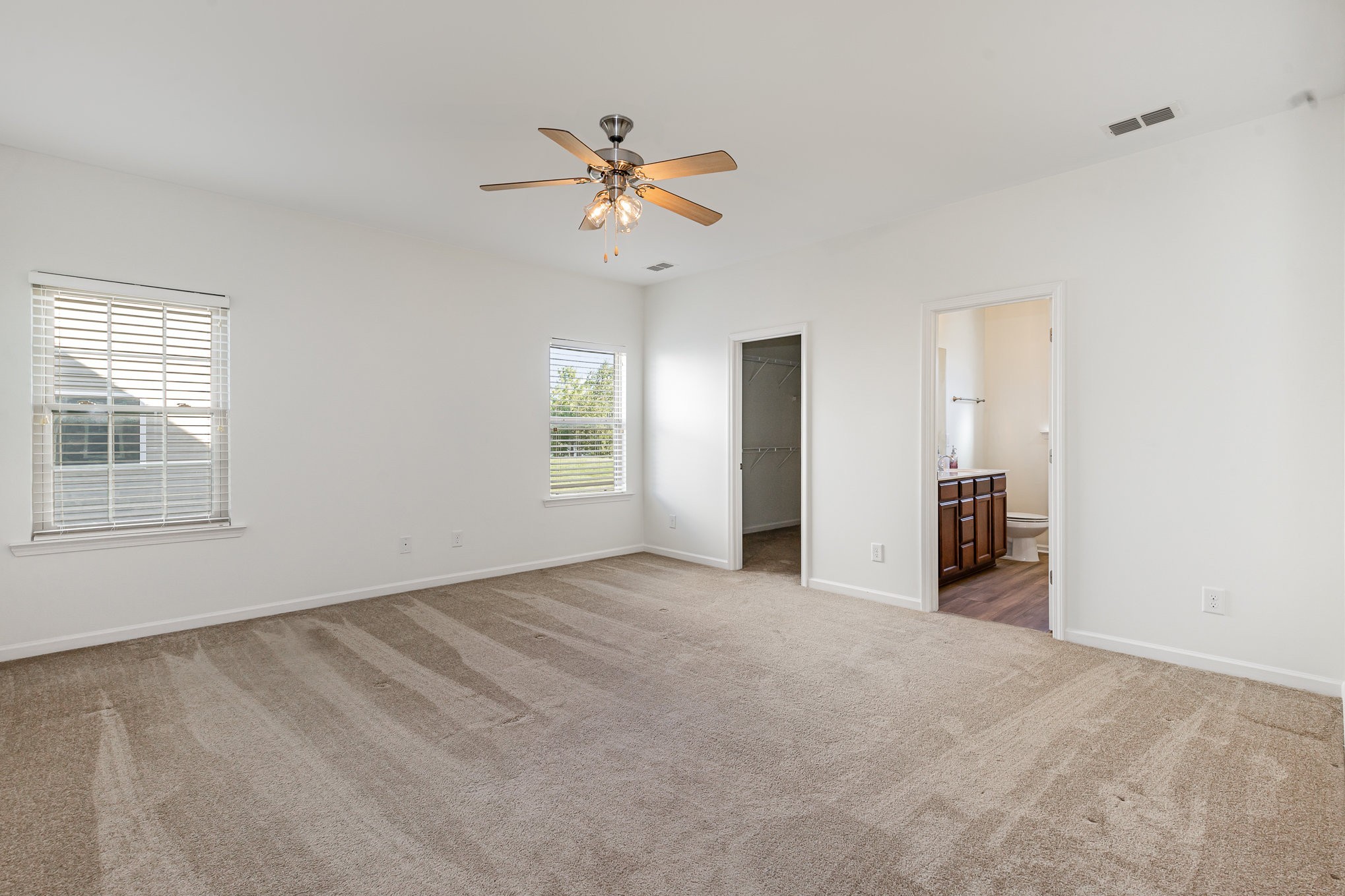 1087 Achiever Cir Property Photo 18