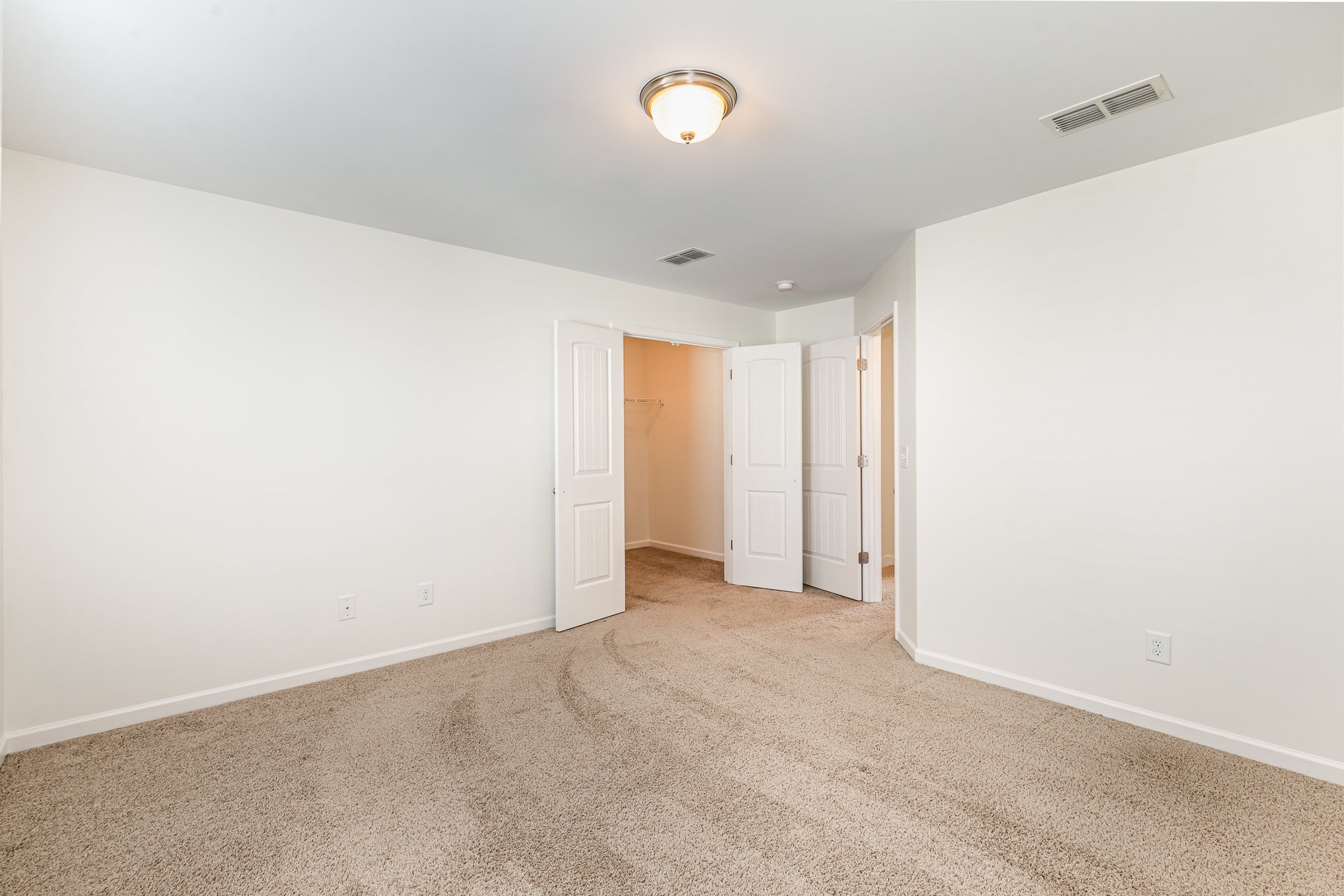 1087 Achiever Cir Property Photo 33