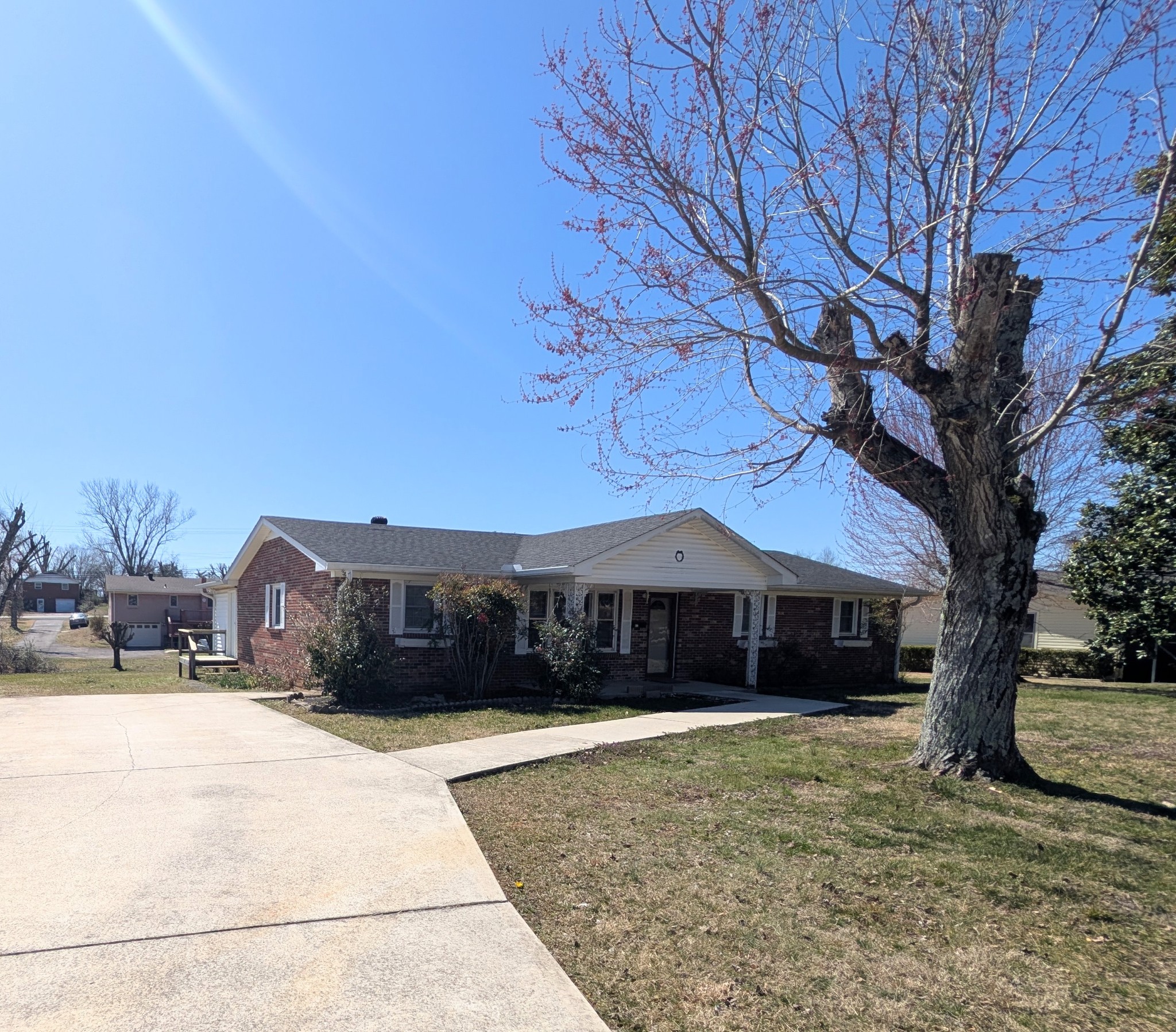 417 Shadowlawn St Property Photo 1
