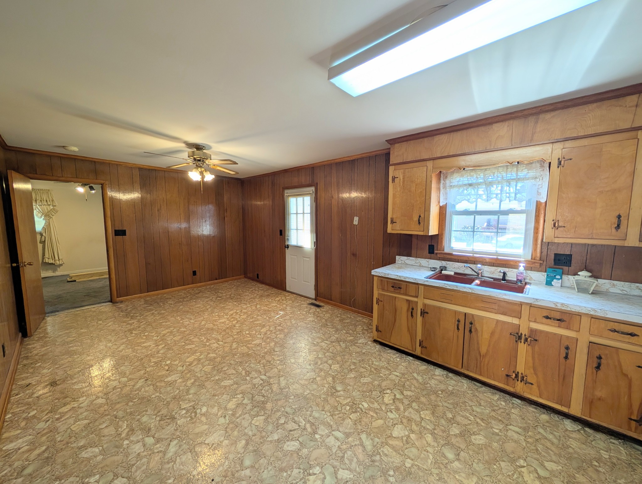 417 Shadowlawn St Property Photo 3