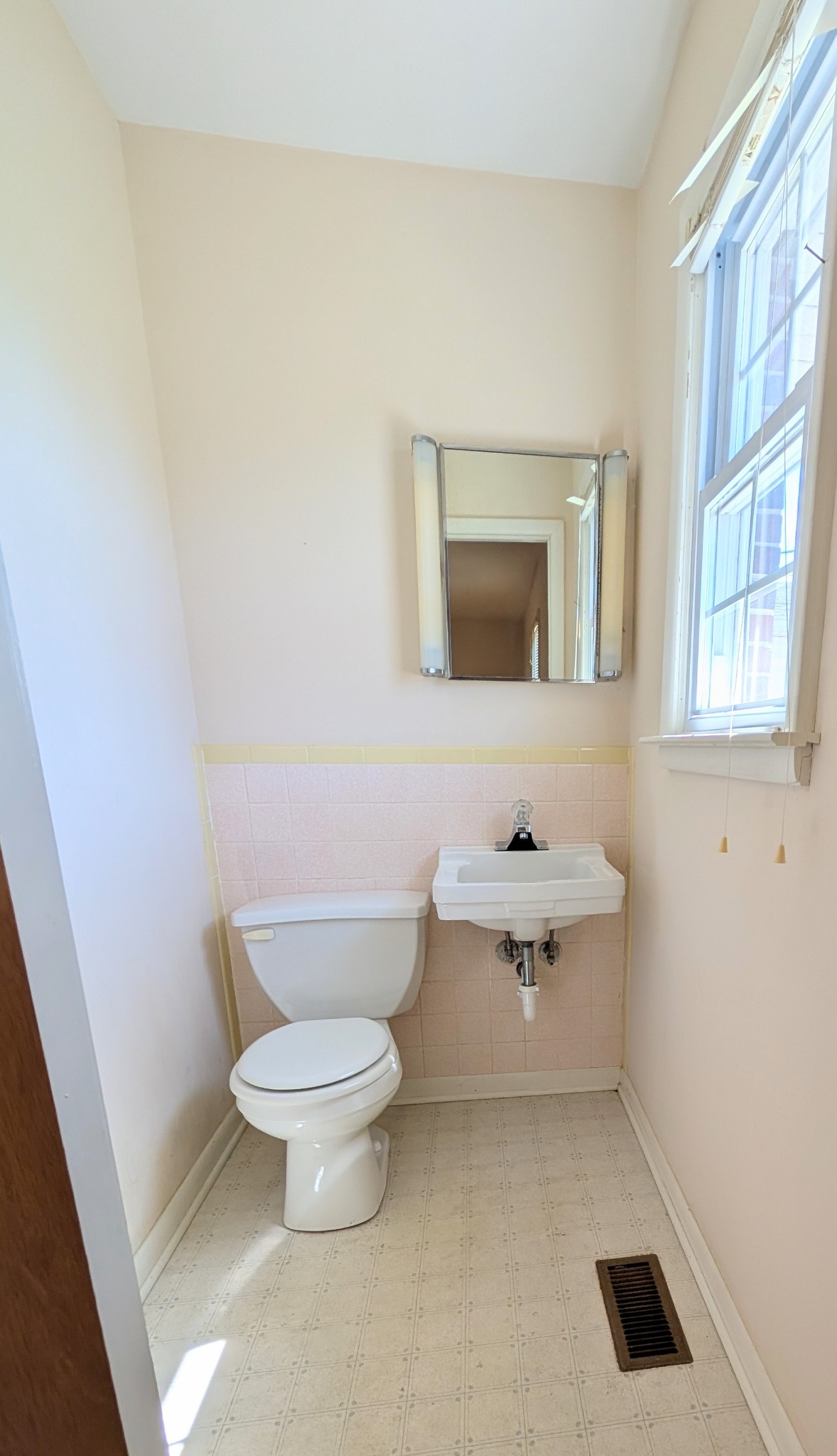 417 Shadowlawn St Property Photo 13