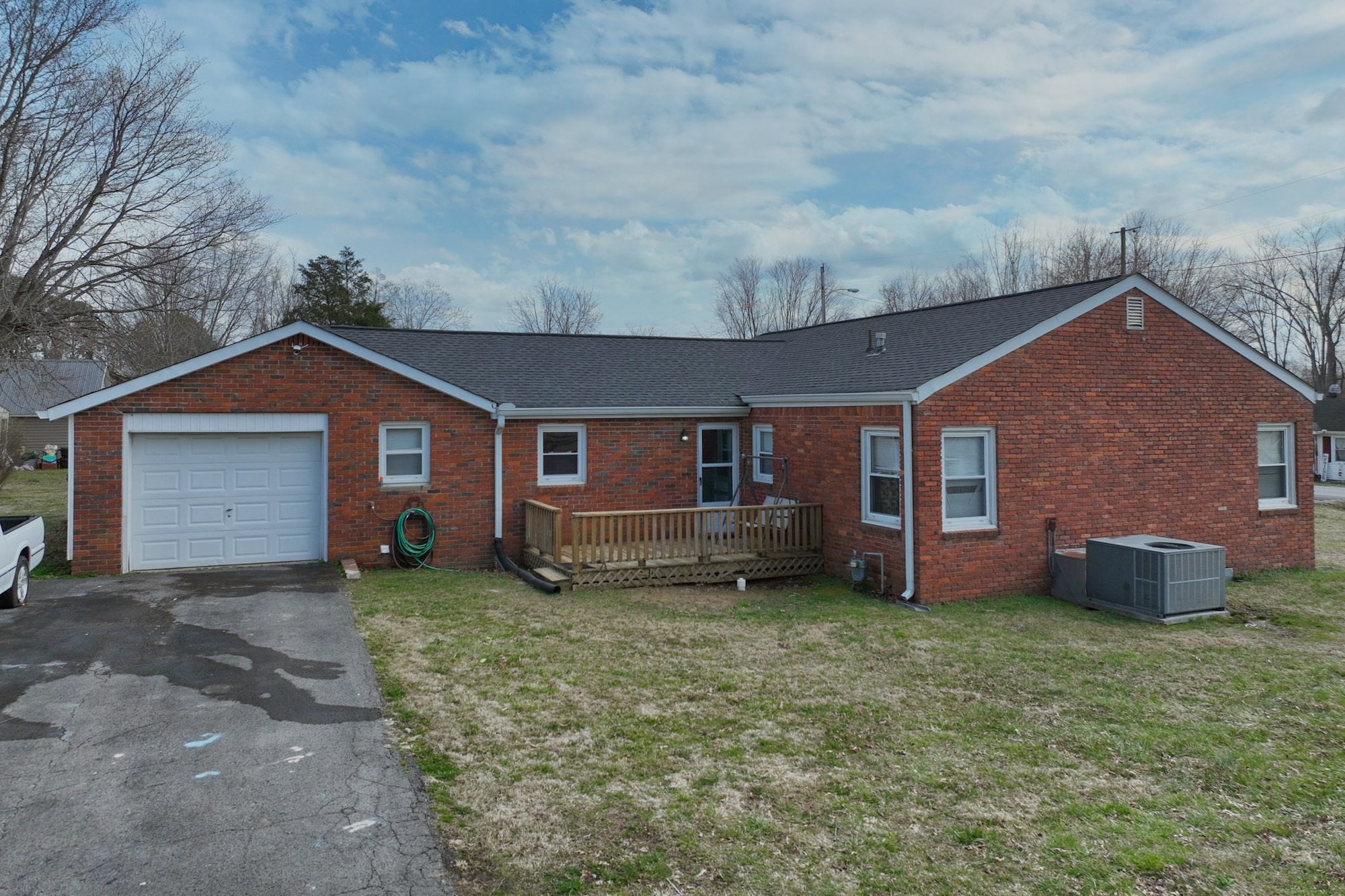 210 Bratton Ave Property Photo 1