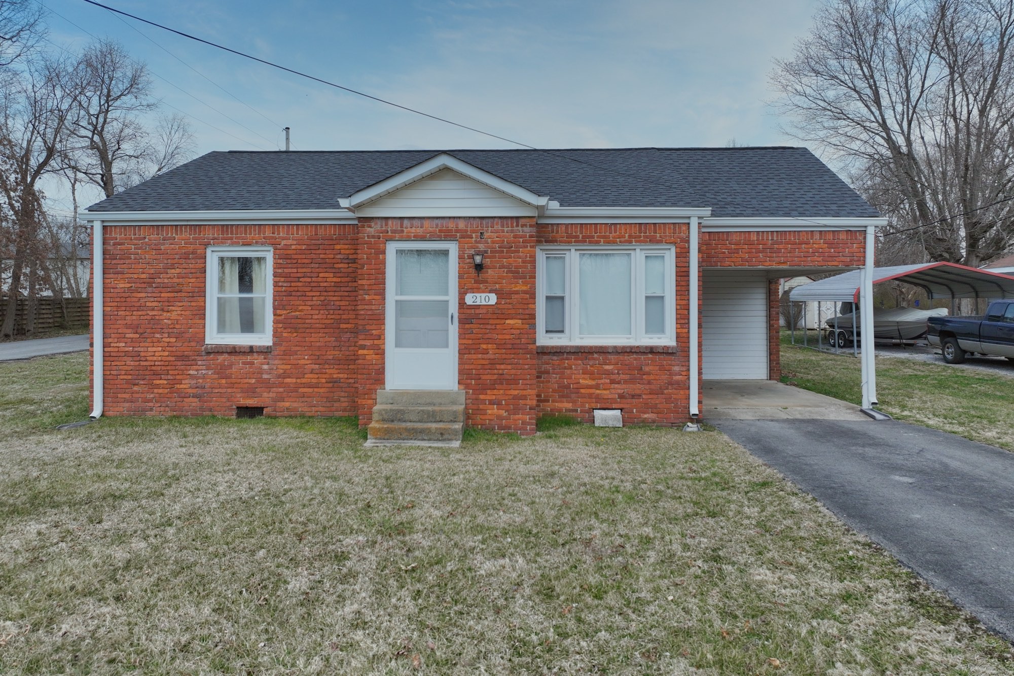 210 Bratton Ave Property Photo 2