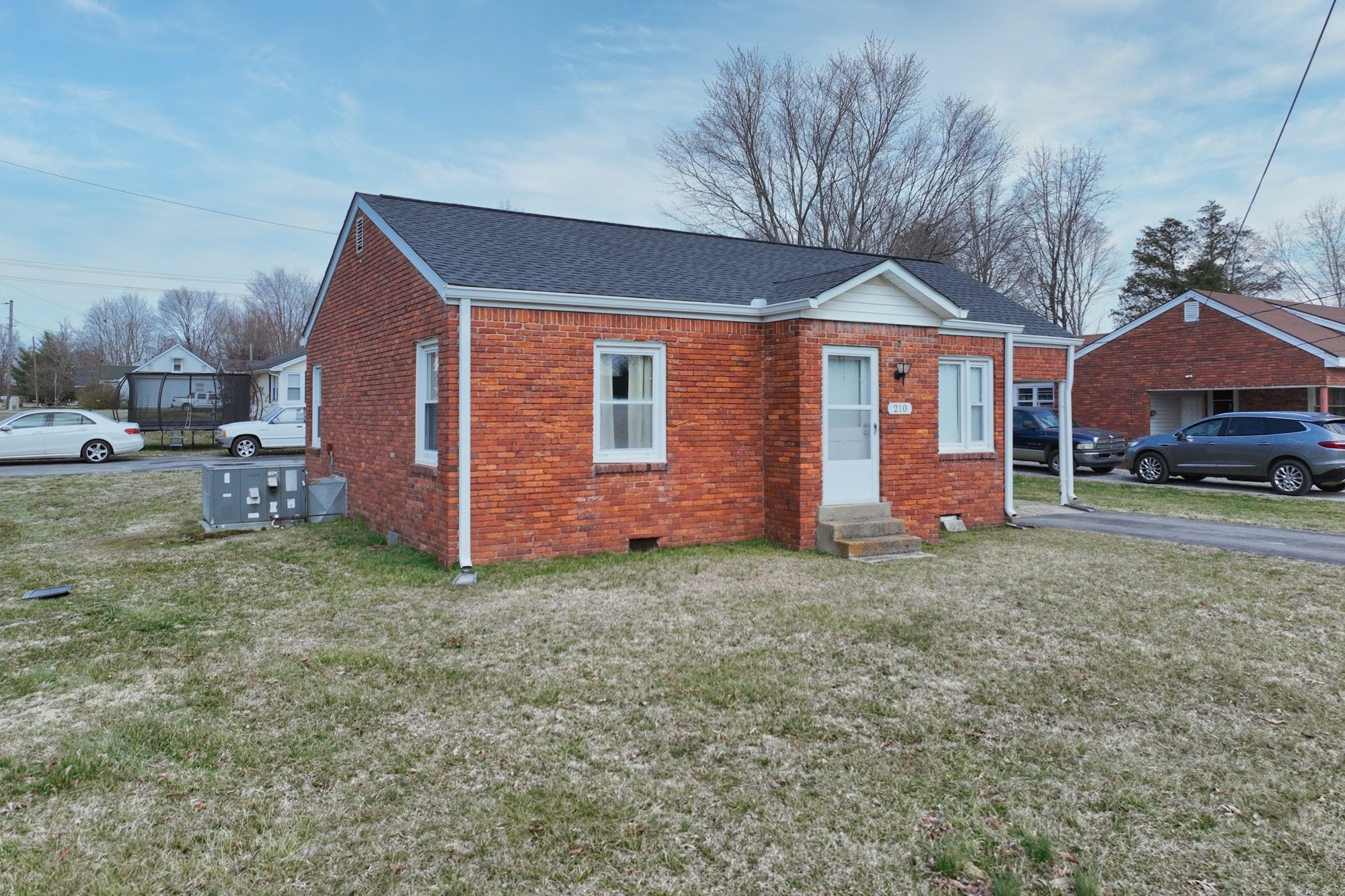 210 Bratton Ave Property Photo 3