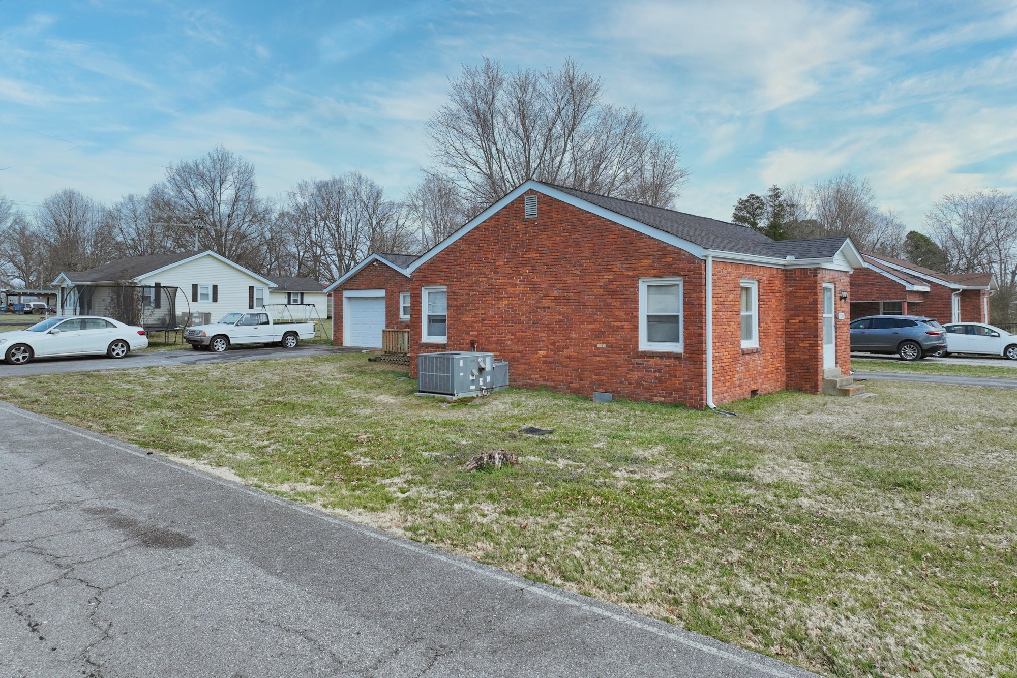 210 Bratton Ave Property Photo 4