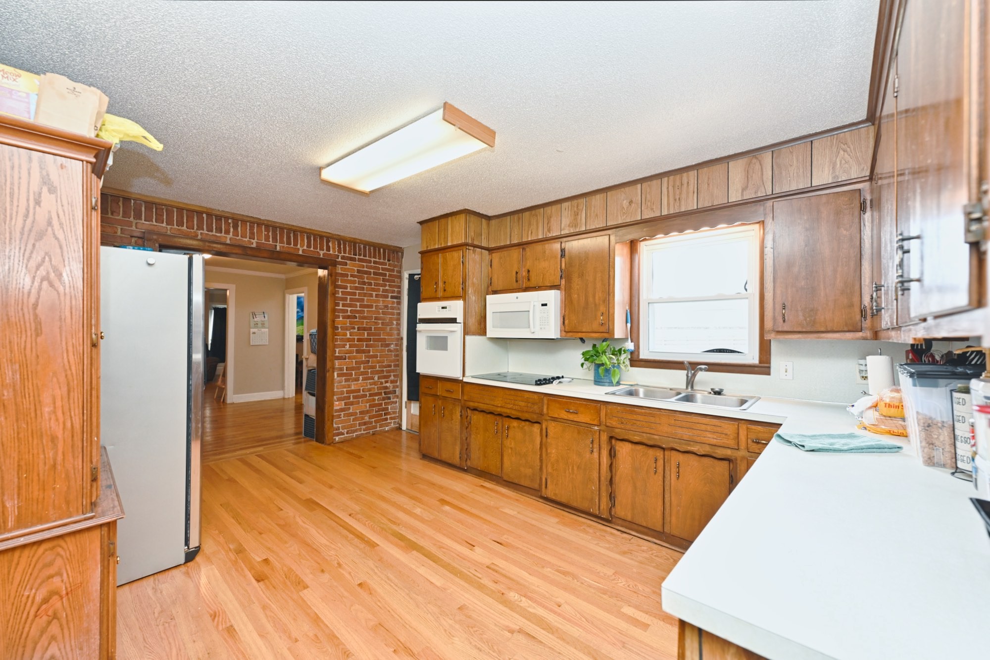 210 Bratton Ave Property Photo 16
