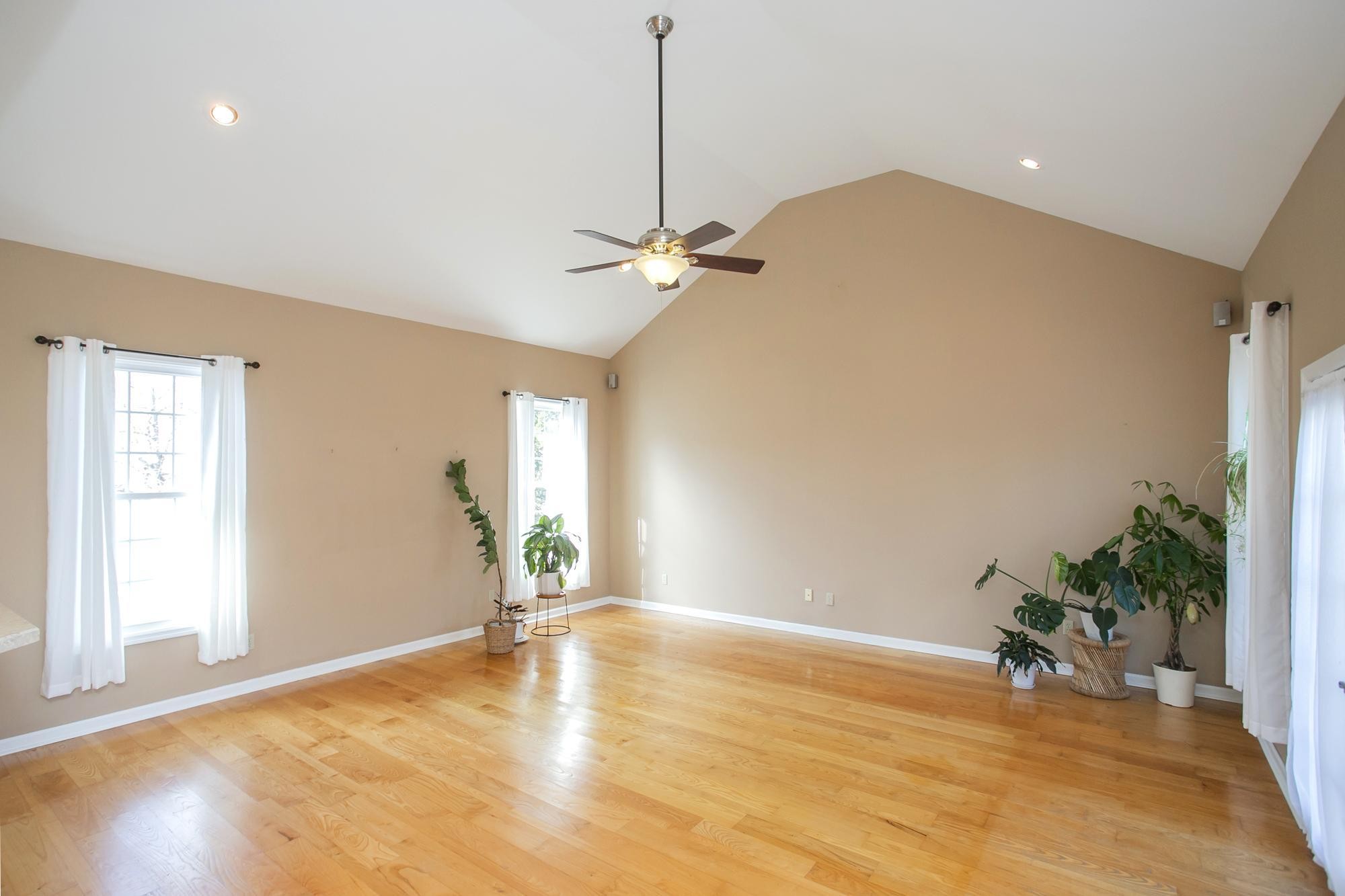 704 Wabash Pl Property Photo 13