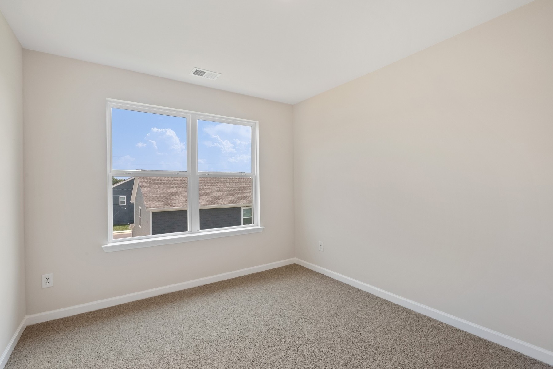 6078 Cullen Dr Property Photo 6