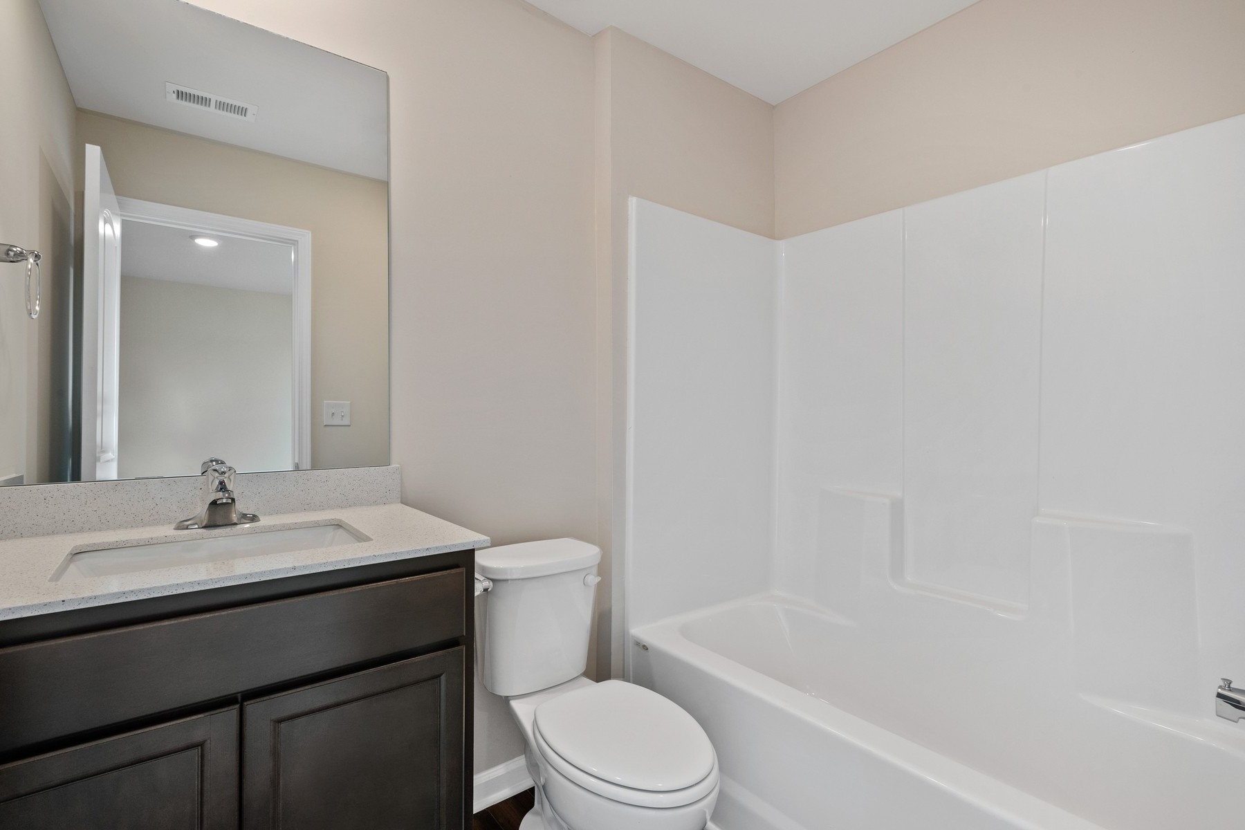 6078 Cullen Dr Property Photo 8