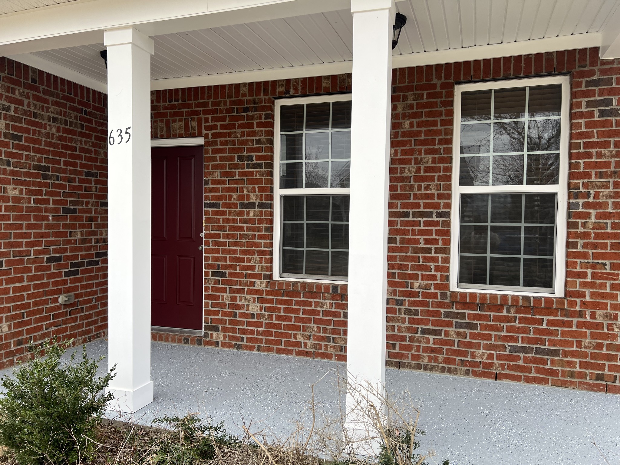 635 Foster Ln Property Photo 5
