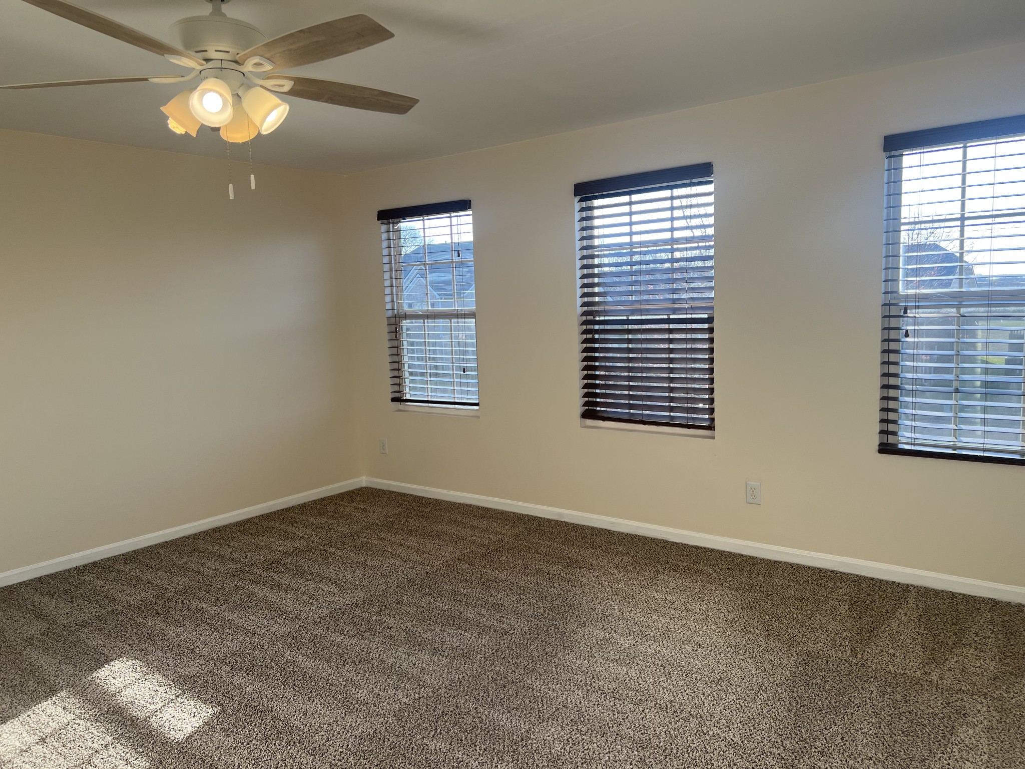 635 Foster Ln Property Photo 18