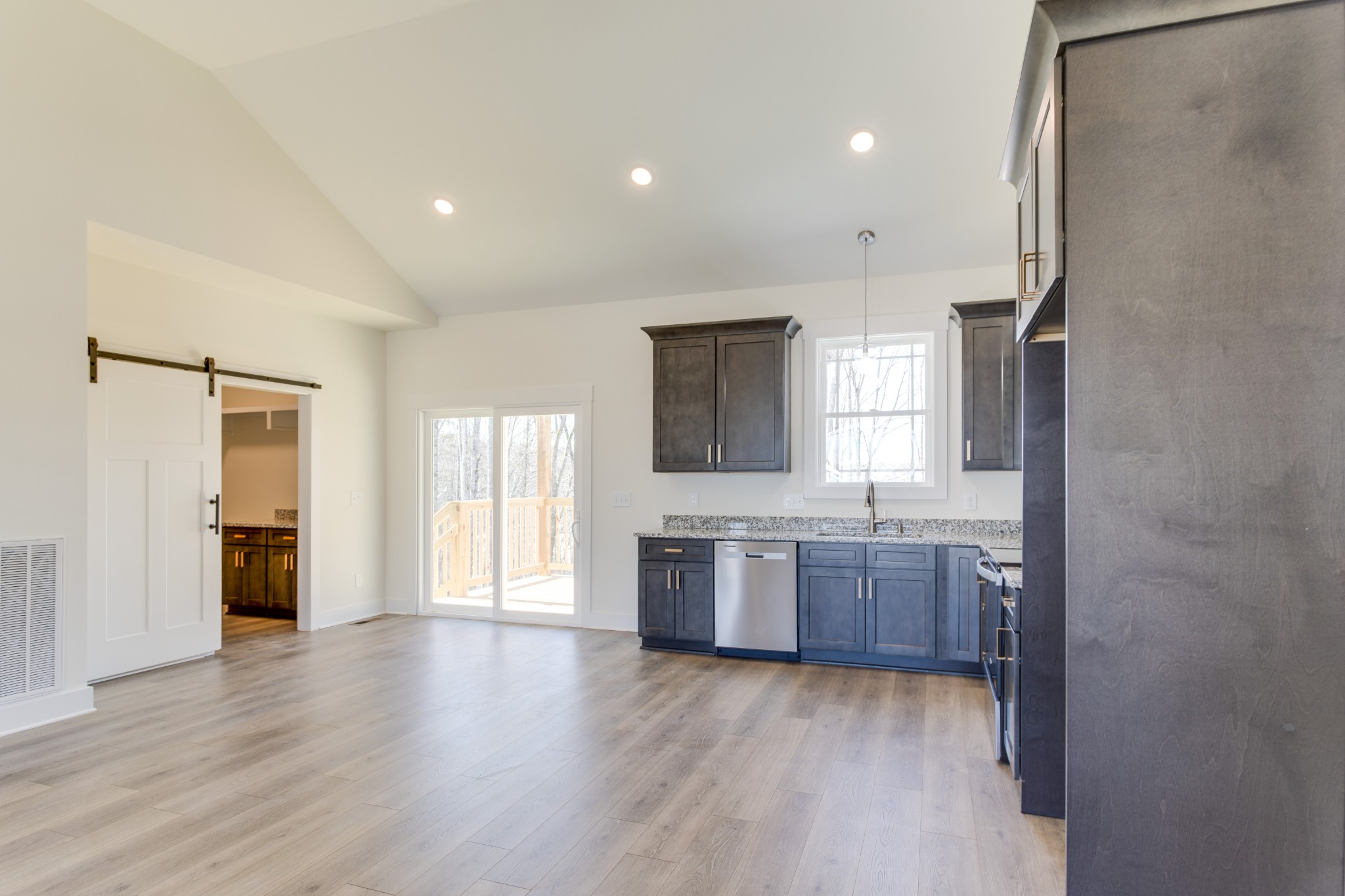 1004 Willow Way Property Photo 11