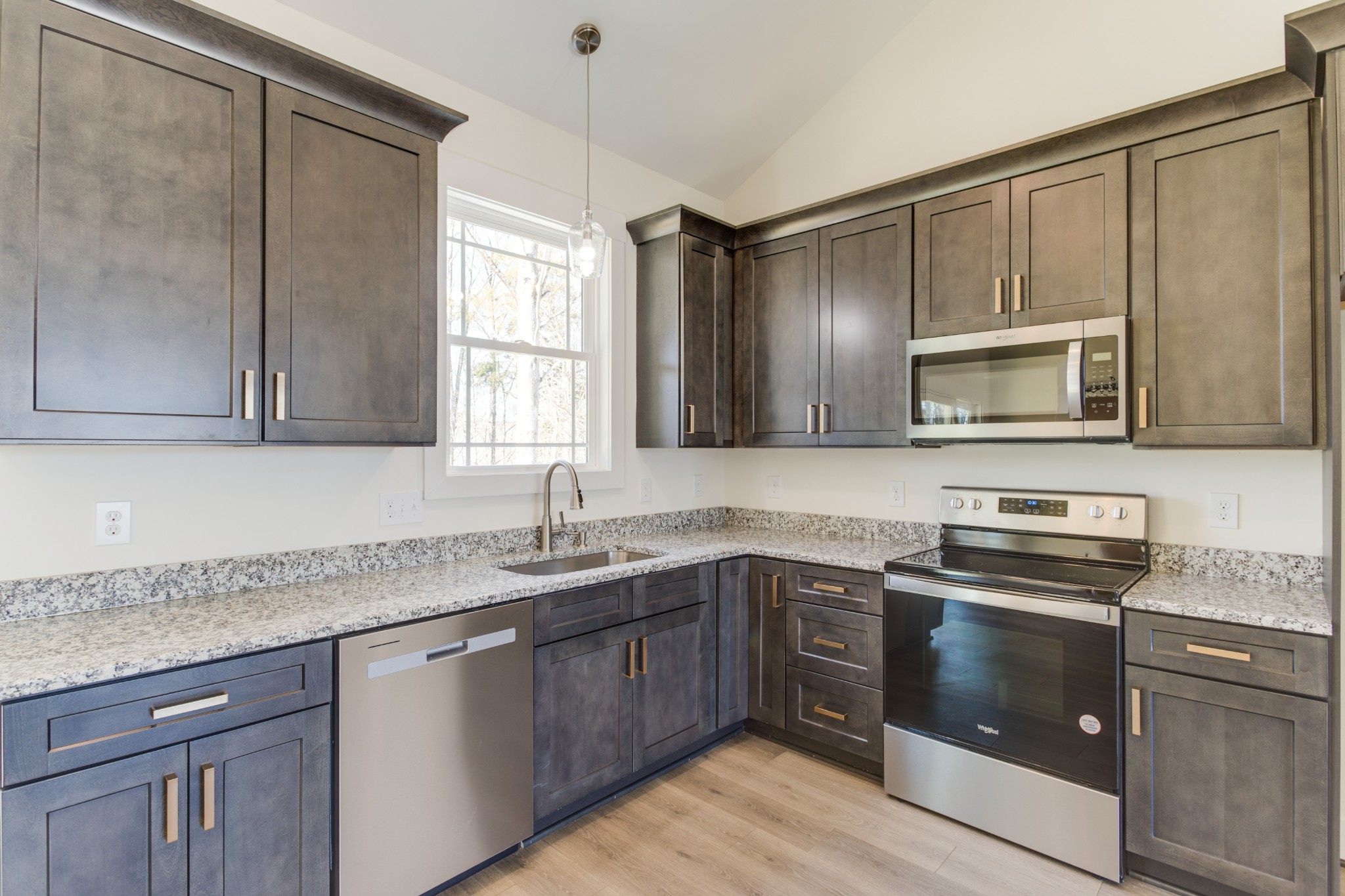 1004 Willow Way Property Photo 12