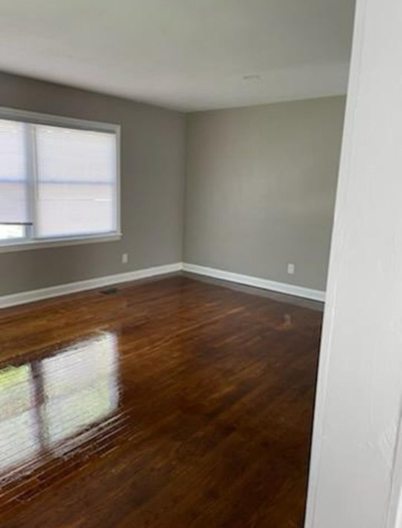 746 Curve Street Property Photo 4
