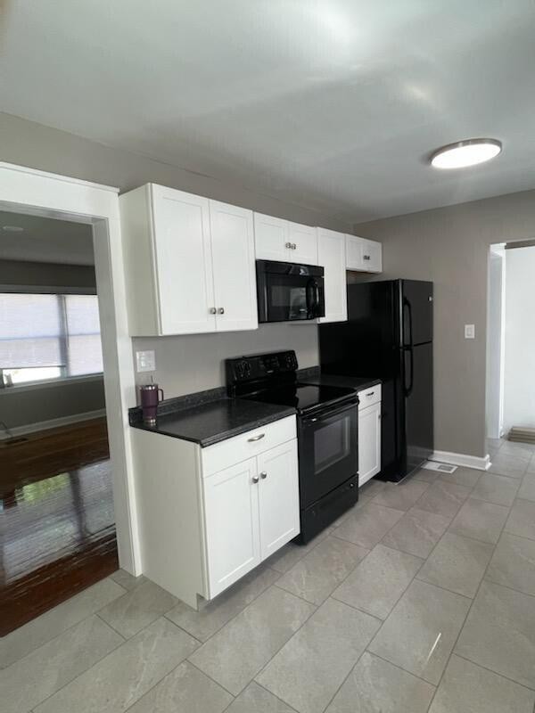 746 Curve Street Property Photo 5