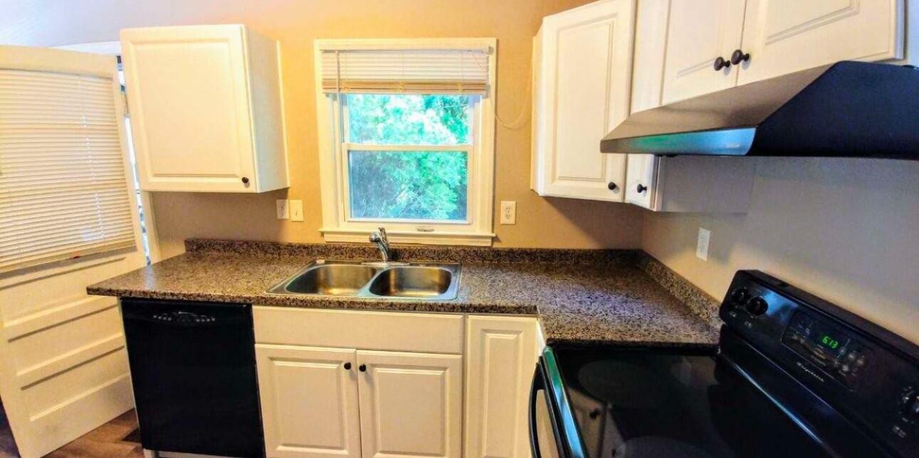 746 Curve Street Property Photo 12