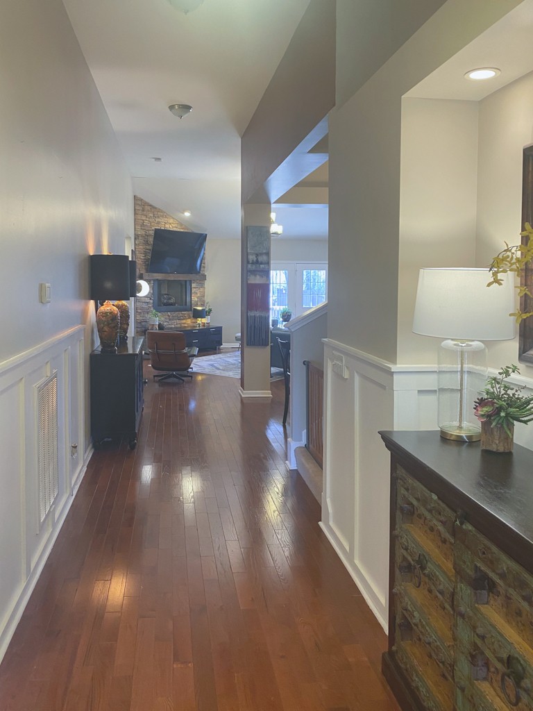 4004 New London Ct Property Photo 3