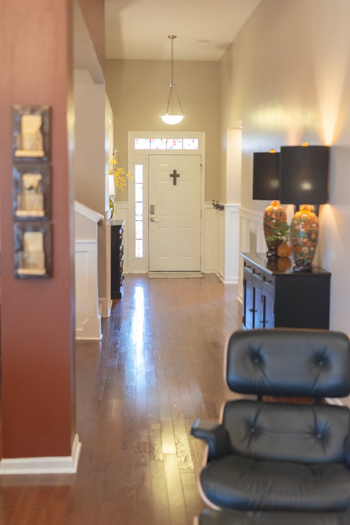 4004 New London Ct Property Photo 4