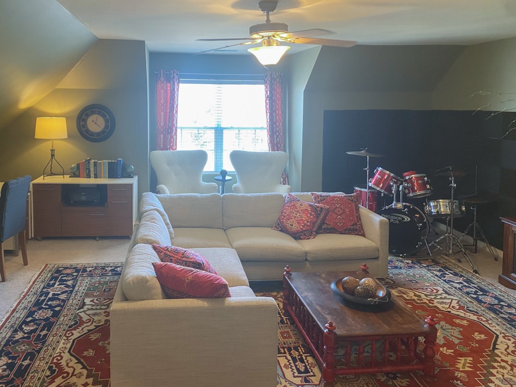 4004 New London Ct Property Photo 15