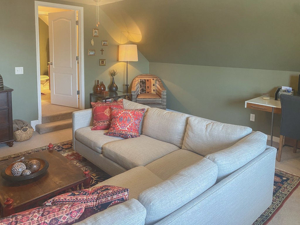 4004 New London Ct Property Photo 16